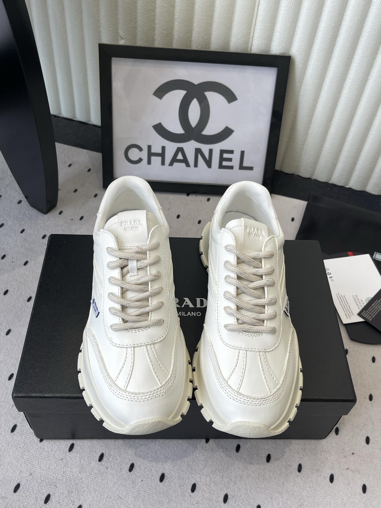 NO:889641,Prada's new casual shoes, top original 1:1 version, can be compared with any version on the market, imported cowhide upper, cowhide lining, original TPU outsole Size: 35-41, casual shoes/sports shoes, prada, sneakers, cowhide19860909Prada新款休闲鞋 顶级原版1:1版本 可对比市场任意版本 进口牛皮鞋面 牛皮内里垫脚 原版TPU大底 Size: 35-41,休闲鞋/运动鞋,prada,sneakers,cowhide,Women's Shoes
