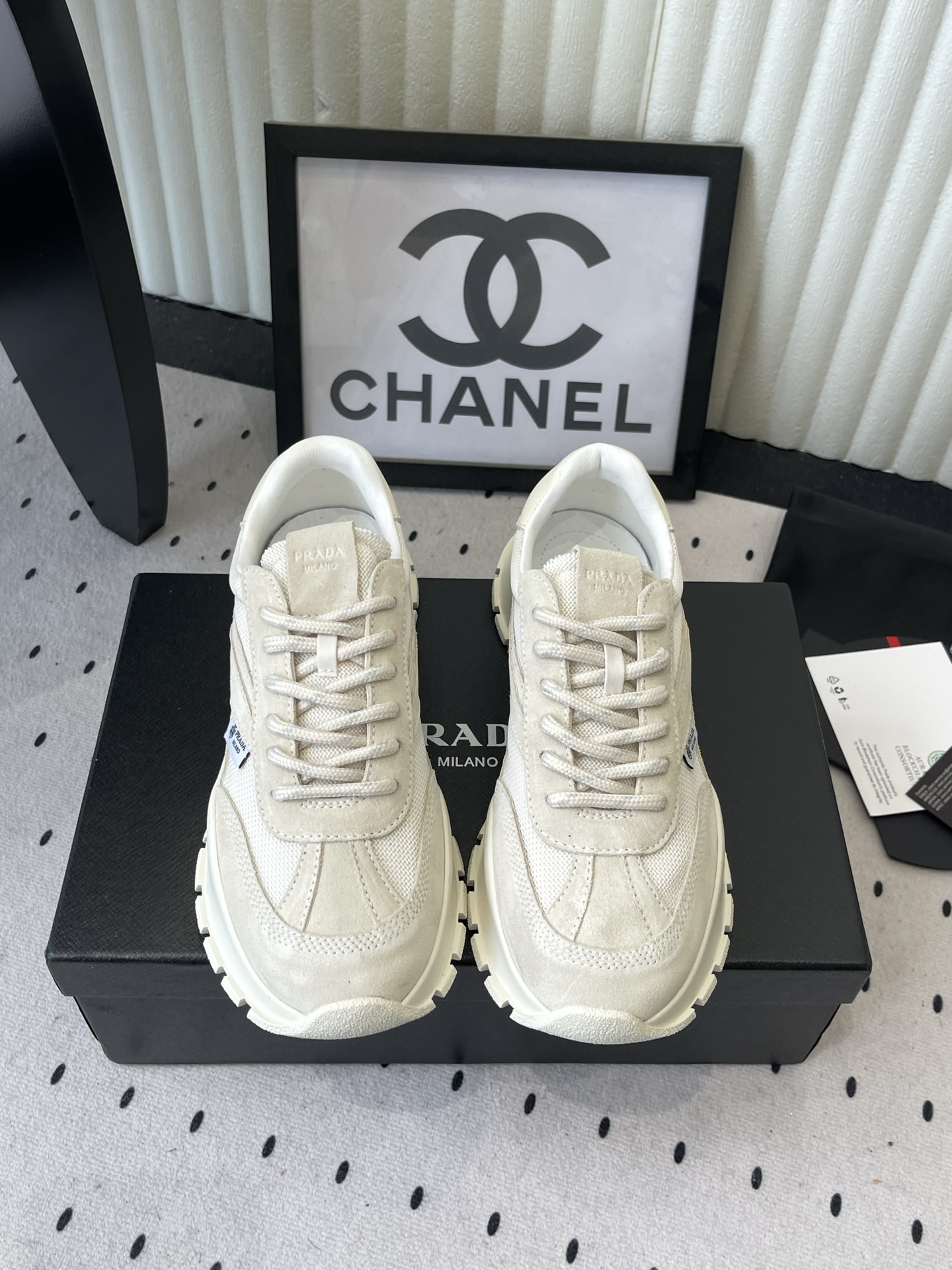 NO:889654,Prada's new casual shoes, top original 1:1 version, can be compared with any version on the market, imported cowhide upper, cowhide lining, original TPU outsole Size: 35-41, casual shoes/sports shoes, prada, sneakers, cowhide19860909Prada新款休闲鞋 顶级原版1:1版本 可对比市场任意版本 进口牛皮鞋面 牛皮内里垫脚 原版TPU大底 Size: 35-41,休闲鞋/运动鞋,prada,sneakers,cowhide,Women's Shoes