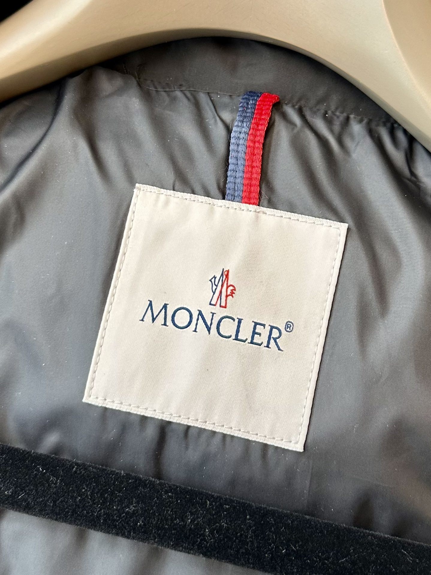 MO# 25春夏 男装高端梭织/风衣 系列外套
高端精品系列,男女同款,贸易公司渠道订单,官网专