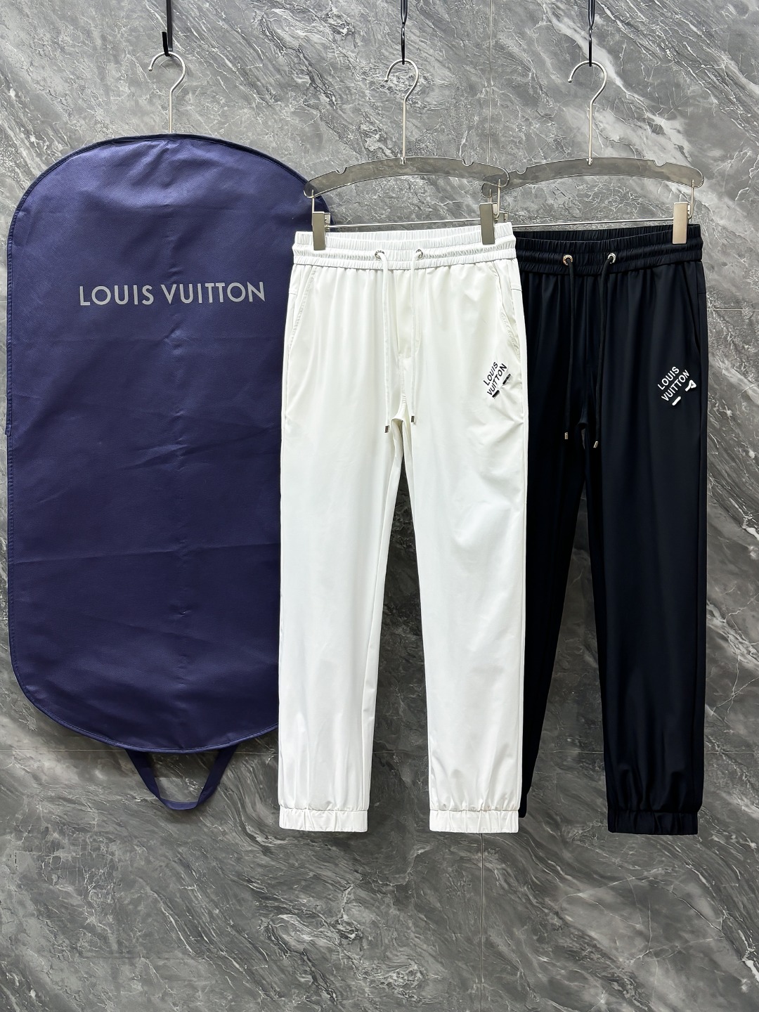 🌟驴家# 2026 天丝锦纶四面弹春夏休闲裤子美学的焕新诠释,演绎浓郁的格调型时尚风范,细节感和设计感强