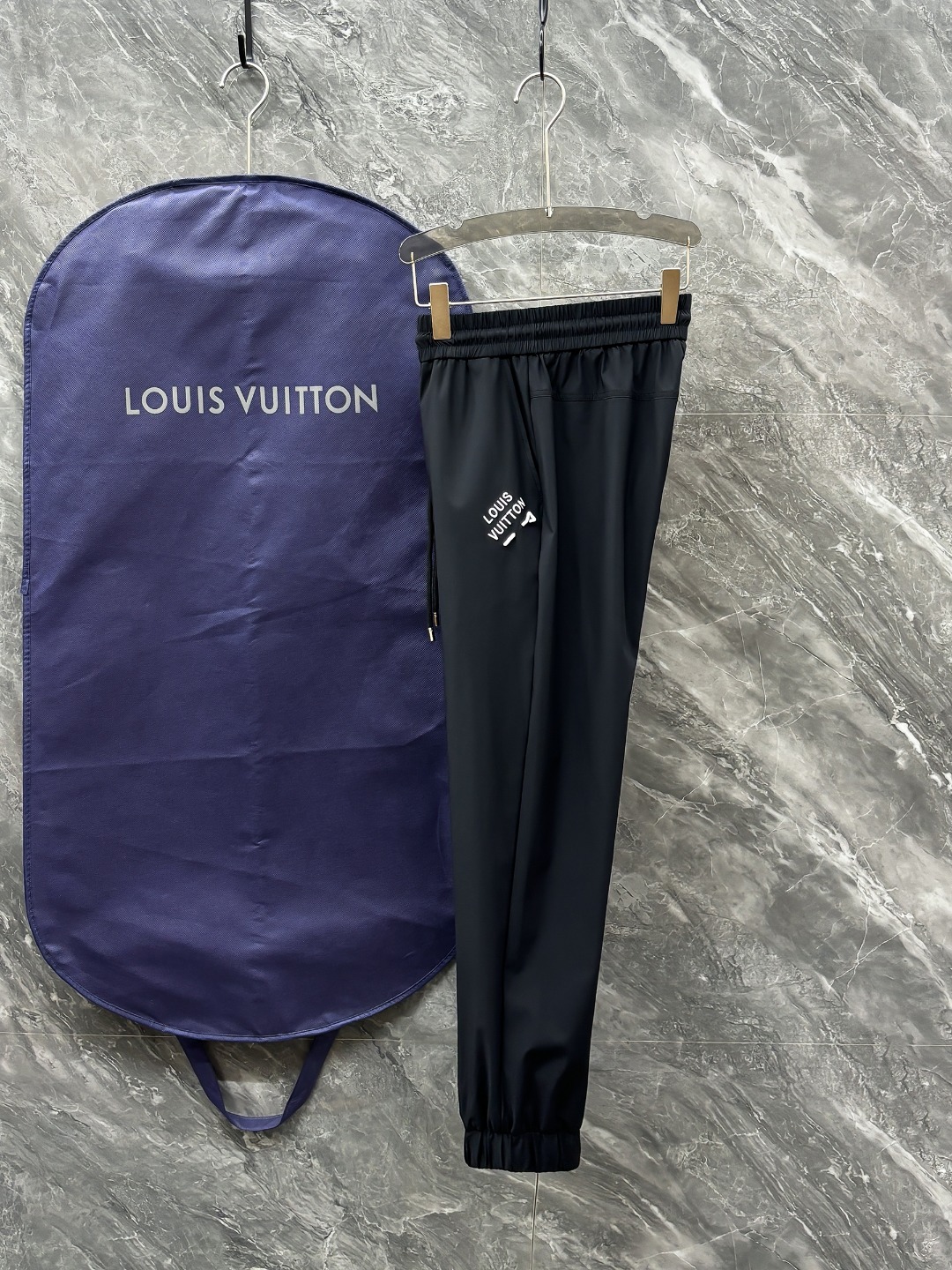 🌟驴家# 2026 天丝锦纶四面弹春夏休闲裤子美学的焕新诠释,演绎浓郁的格调型时尚风范,细节感和设计感强