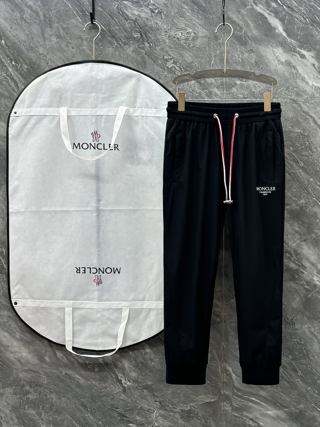 🌟MON# 2026 天丝锦纶四面弹春夏休闲裤子美学的焕新诠释,演绎浓郁的格调型时尚风范,细节感和设计感