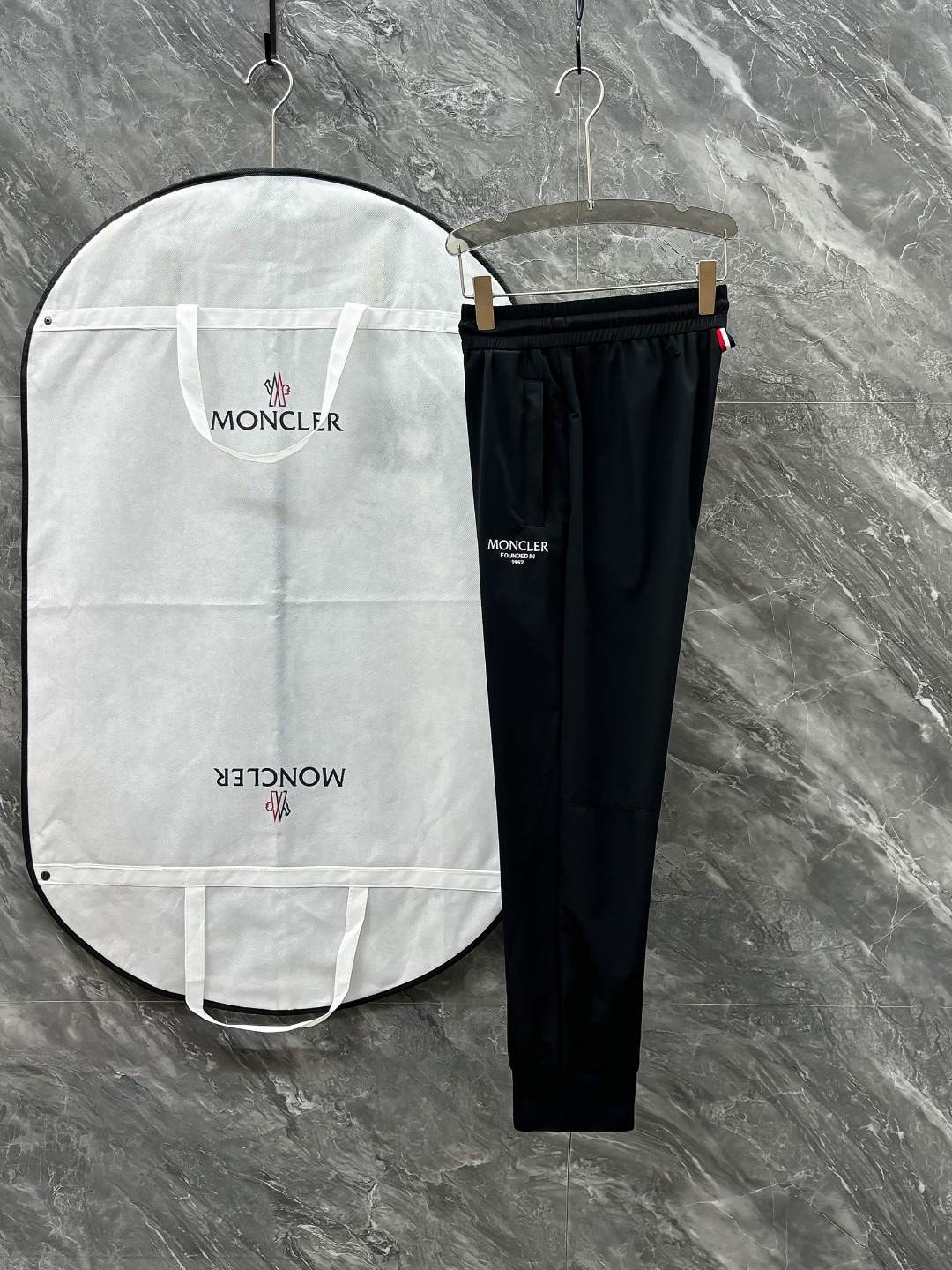 🌟MON# 2026 天丝锦纶四面弹春夏休闲裤子美学的焕新诠释,演绎浓郁的格调型时尚风范,细节感和设计感