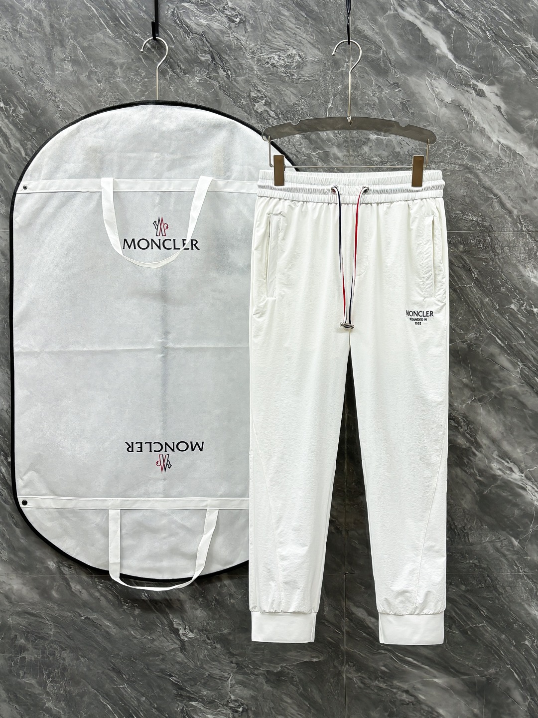 🌟MON# 2026 天丝锦纶四面弹春夏休闲裤子美学的焕新诠释,演绎浓郁的格调型时尚风范,细节感和设计感