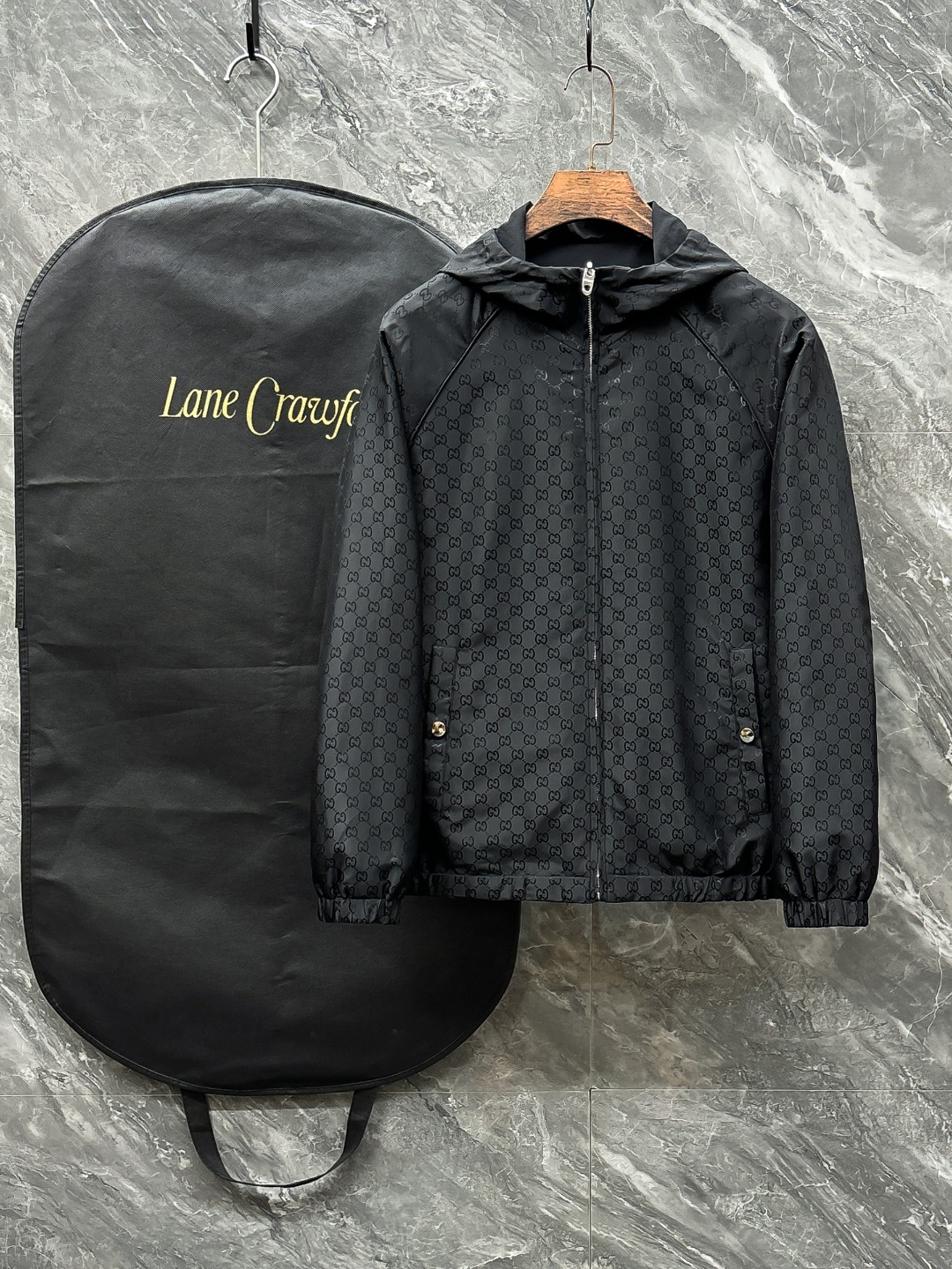 Veste Réversible Gucci Automne 2025, Accessoires Métalliques, Confort Supérieur
