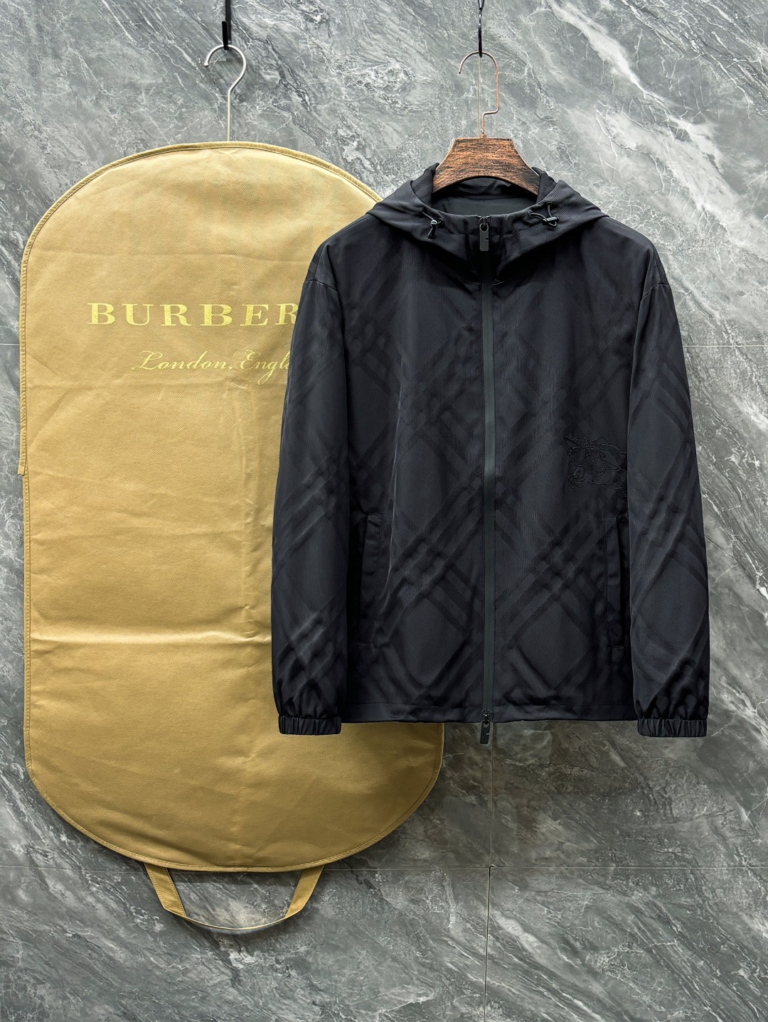 Burberry Men's Black Check Lightweight Hooded Jacket - Unisex Style 2 o 1j2qvn9fn1m1sdh23gb33t1biq2