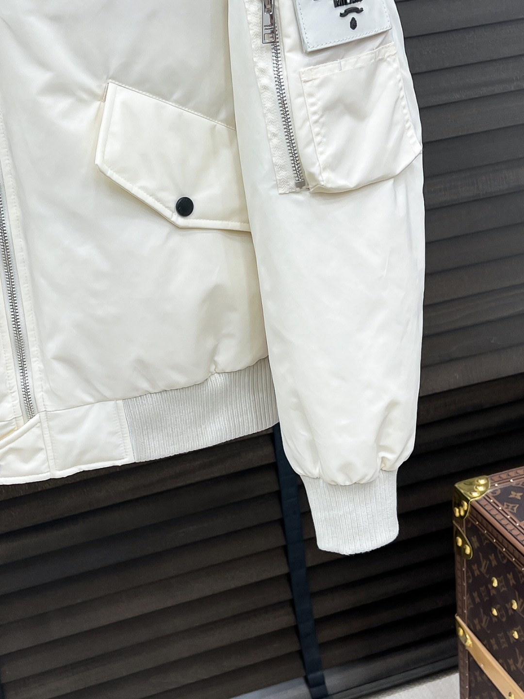 Prada Men's White Down Lightweight Jacket Fashion Stand Collar Coat 7 o 1j315v3ko1lto1ter7sbb3eao55