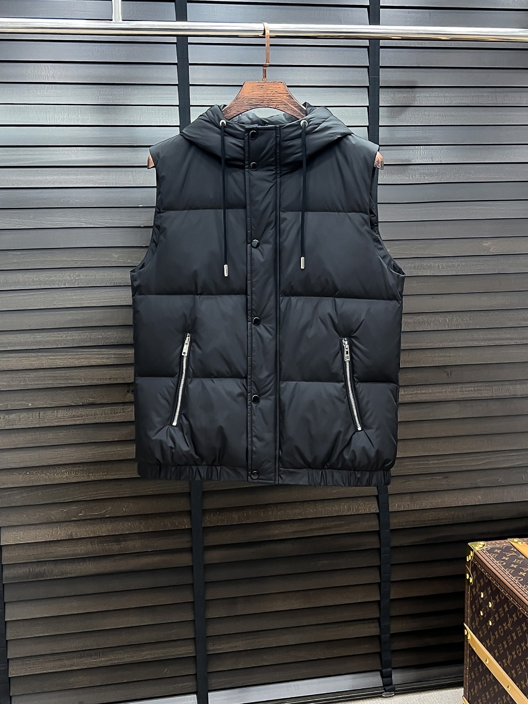 Chaleco Acolchado con Capucha Prada para Hombre - Ligero y Cálido