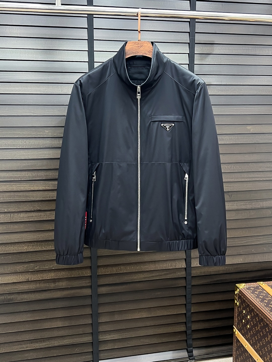 Prada Men's Fall/Winter Jacket - Premium Quality, Comfortable Fit 2 o 1j317npnk12qjg7qcq912tqj0r1