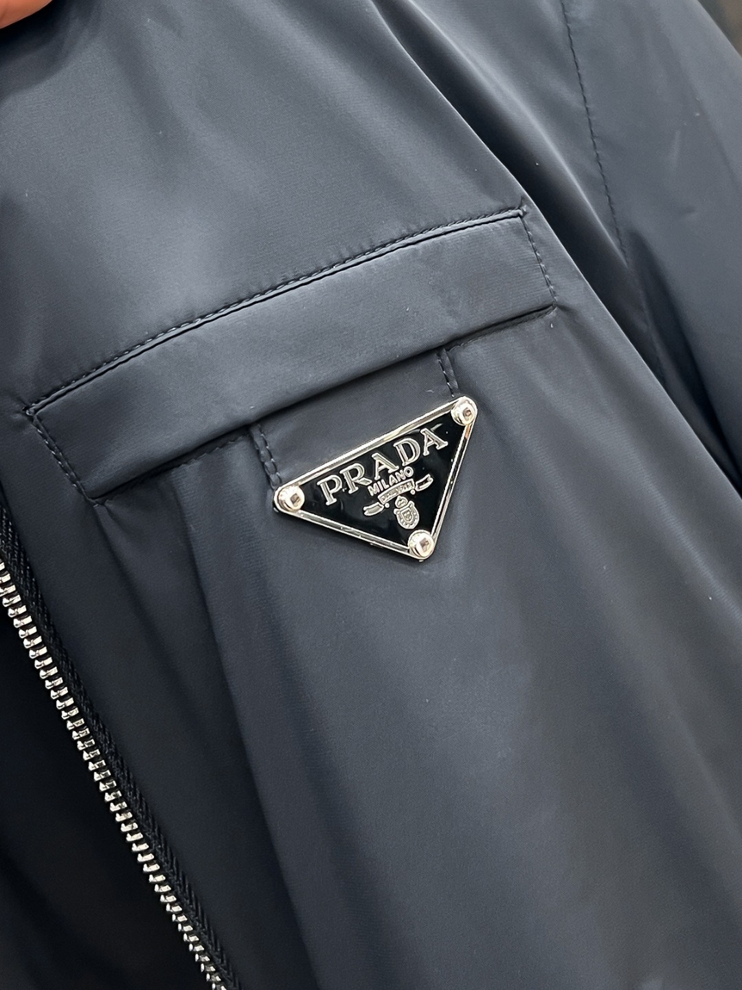 Prada Men's Fall/Winter Jacket - Premium Quality, Comfortable Fit 5 o 1j317npnm1k6i1nb1lki4s0l9f5