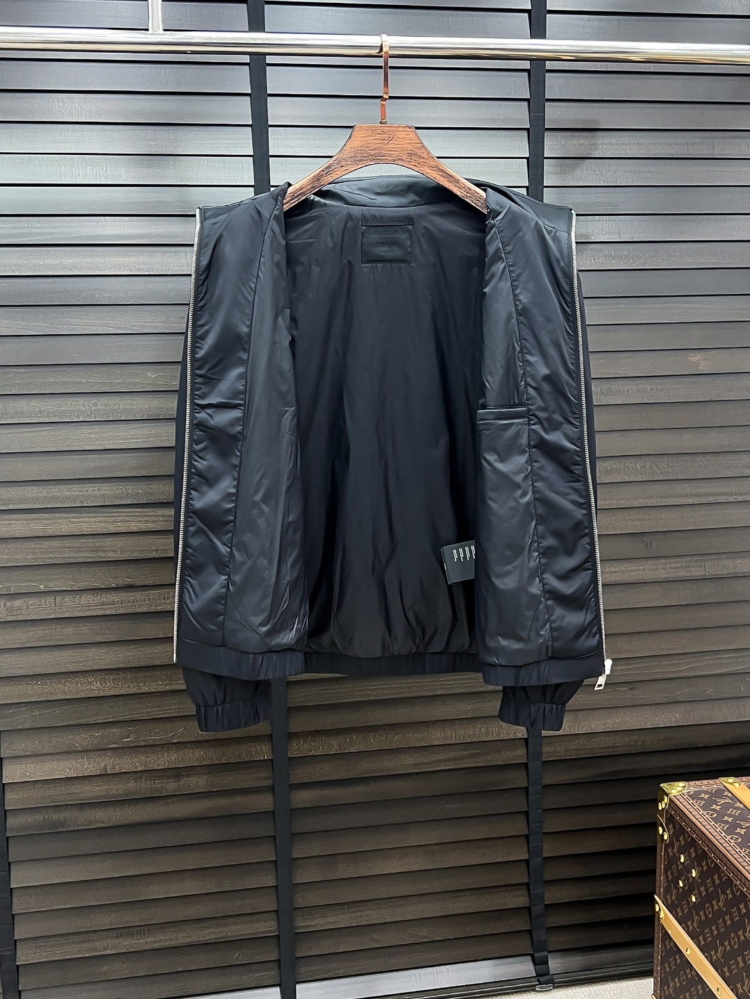 Prada Men's Fall/Winter Jacket - Premium Quality, Comfortable Fit 9 o 1j317npnmbfd8r818661h6t1uir6