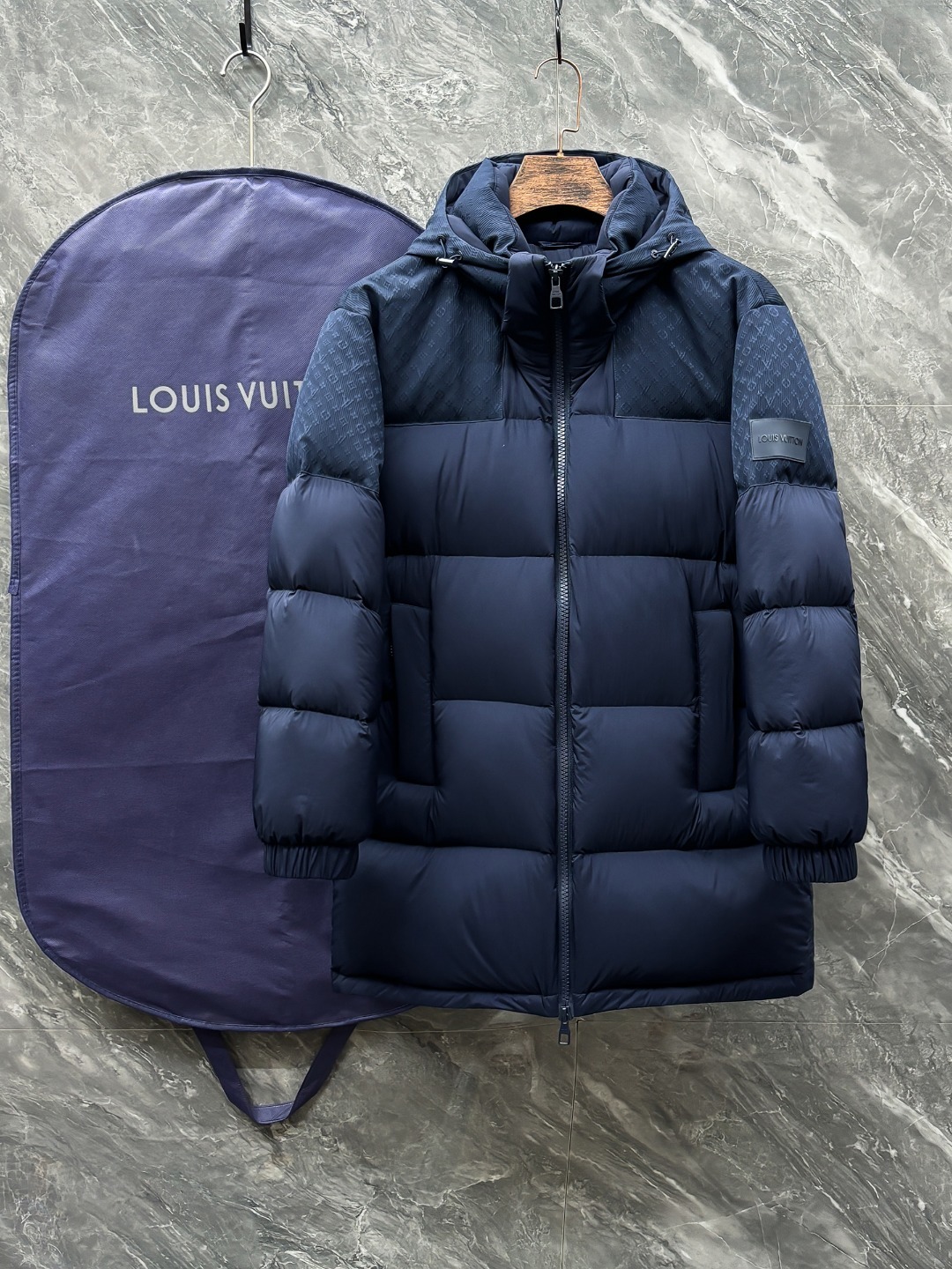 羽C-72 Louis Vuitton-驴家 25秋冬男士时尚连帽长款羽绒服 轻奢时尚休闲风格,轻盈保暖