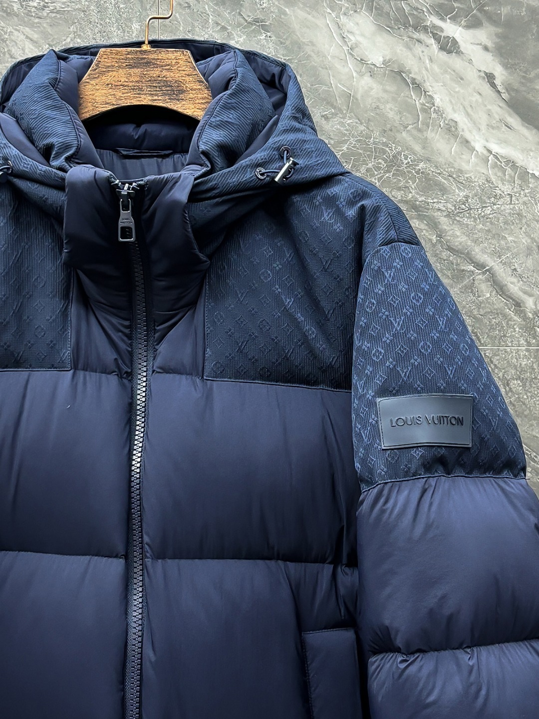 羽C-72 Louis Vuitton-驴家 25秋冬男士时尚连帽长款羽绒服 轻奢时尚休闲风格,轻盈保暖