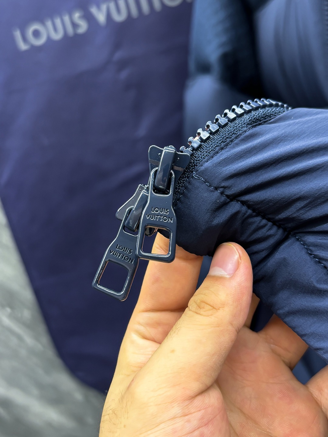 羽C-72 Louis Vuitton-驴家 25秋冬男士时尚连帽长款羽绒服 轻奢时尚休闲风格,轻盈保暖