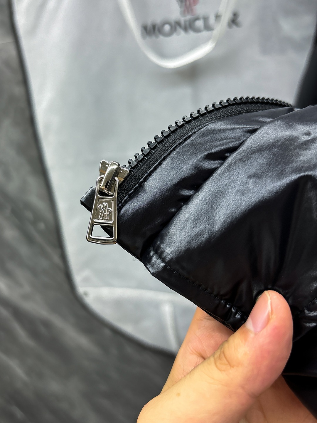 羽C-63 Moncler-蒙口 25秋冬男士时尚羽绒服 轻奢时尚休闲风格,轻盈保暖柔软!低调系列时尚百