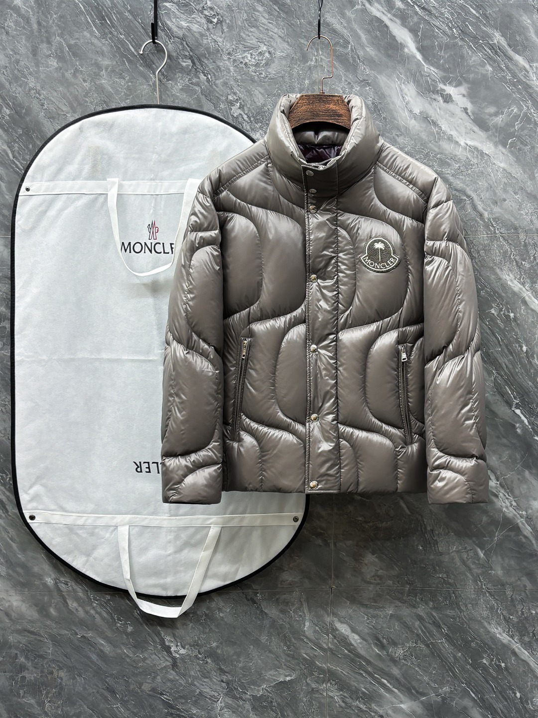 羽C-63 Moncler-蒙口 25秋冬男士时尚羽绒服 轻奢时尚休闲风格,轻盈保暖柔软!低调系列时尚百