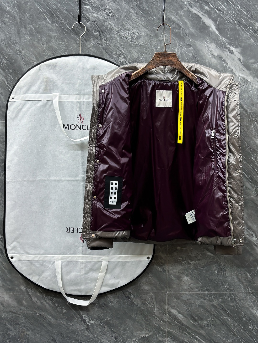 羽C-63 Moncler-蒙口 25秋冬男士时尚羽绒服 轻奢时尚休闲风格,轻盈保暖柔软!低调系列时尚百
