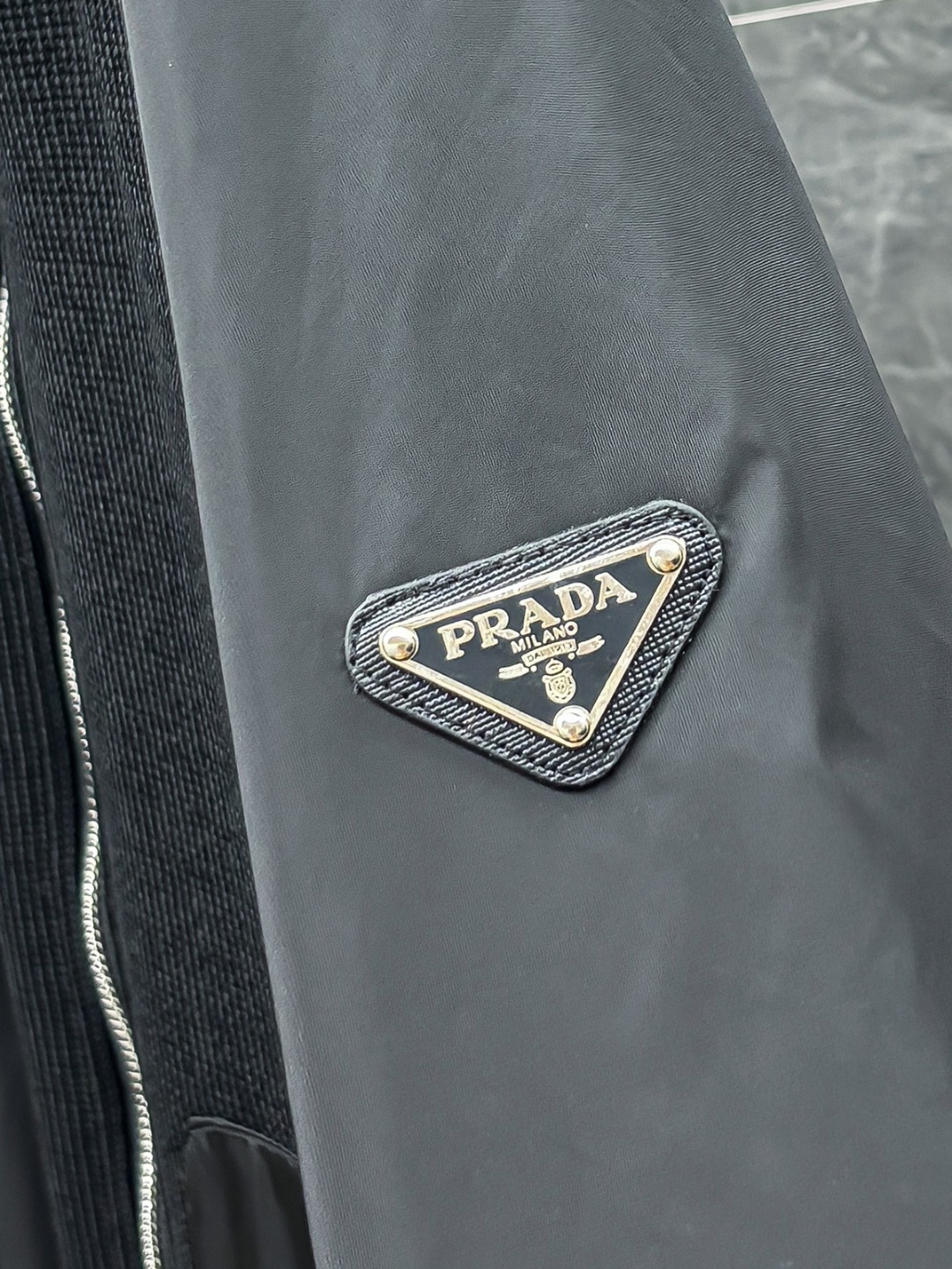 C-43 Prada 普拉达 25秋冬针织拼接立领加棉夹克外套选用定制高密针织面料 原版P家纱线与机织工