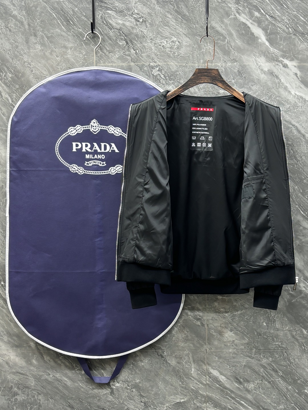 C-43 Prada 普拉达 25秋冬针织拼接立领加棉夹克外套选用定制高密针织面料 原版P家纱线与机织工
