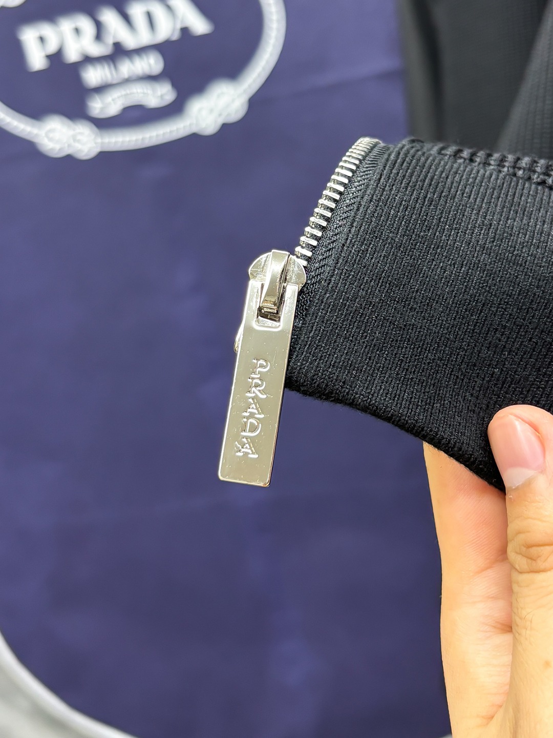 C-43 Prada 普拉达 25秋冬针织拼接立领加棉夹克外套选用定制高密针织面料 原版P家纱线与机织工