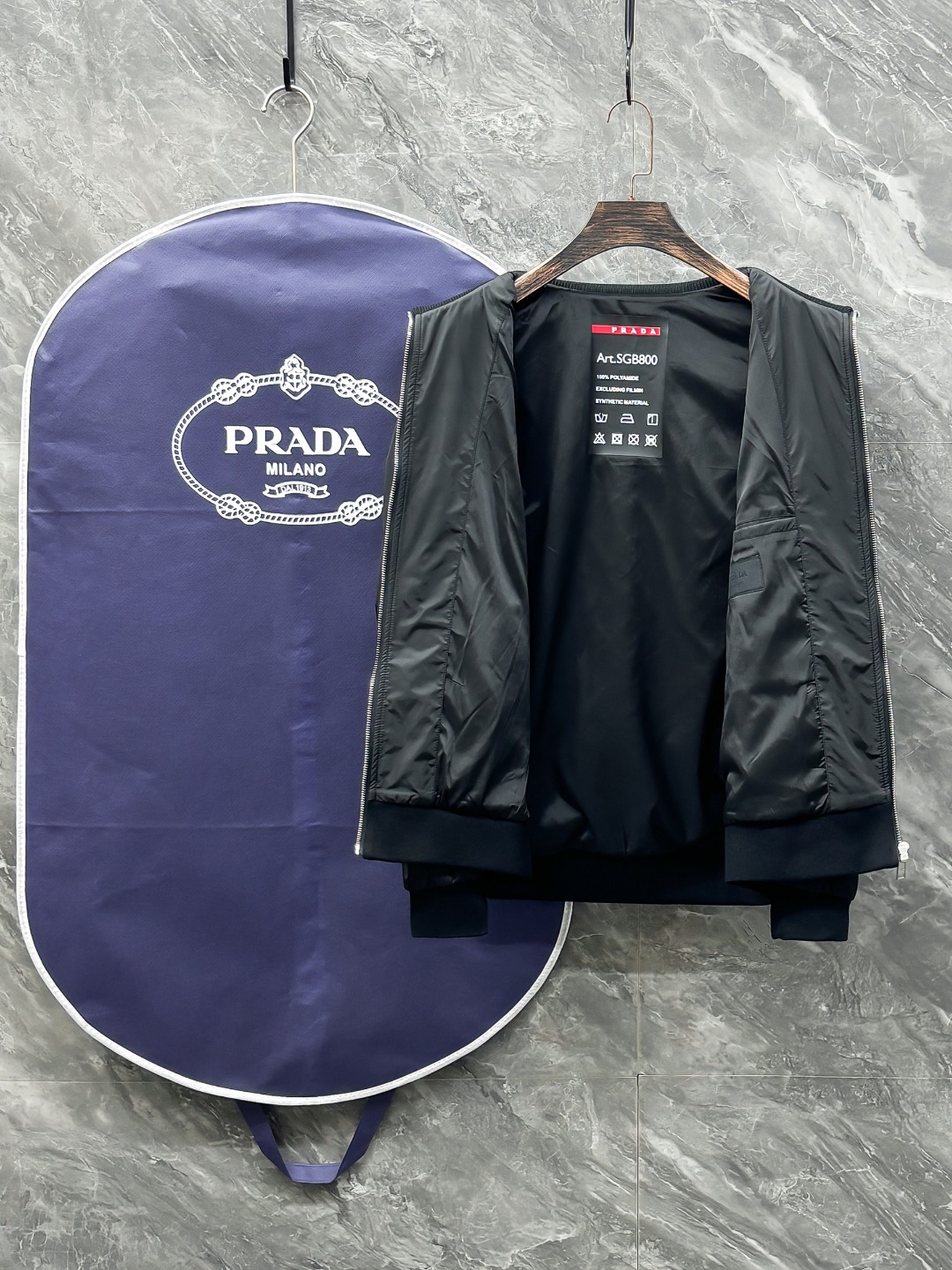 C-42 Prada 普拉达 25秋冬针织拼接立领加棉夹克外套选用定制高密针织面料 原版P家纱线与机织工