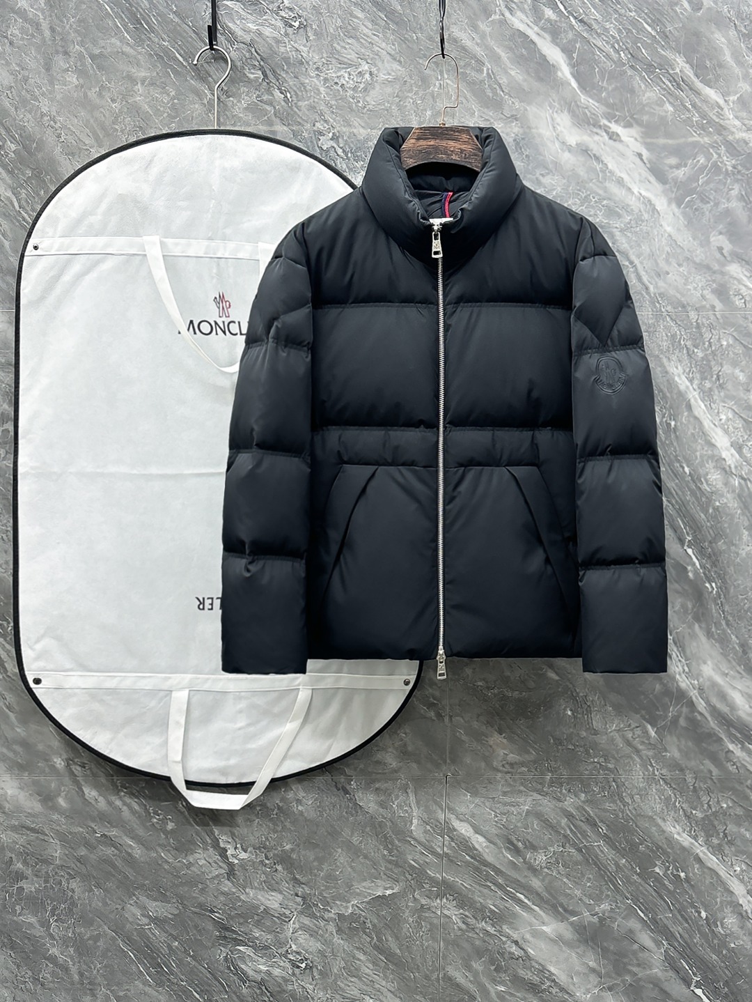 羽C-61 Moncler-蒙口 25秋冬男士时尚羽绒服 轻奢时尚休闲风格,轻盈保暖柔软!低调系列时尚百