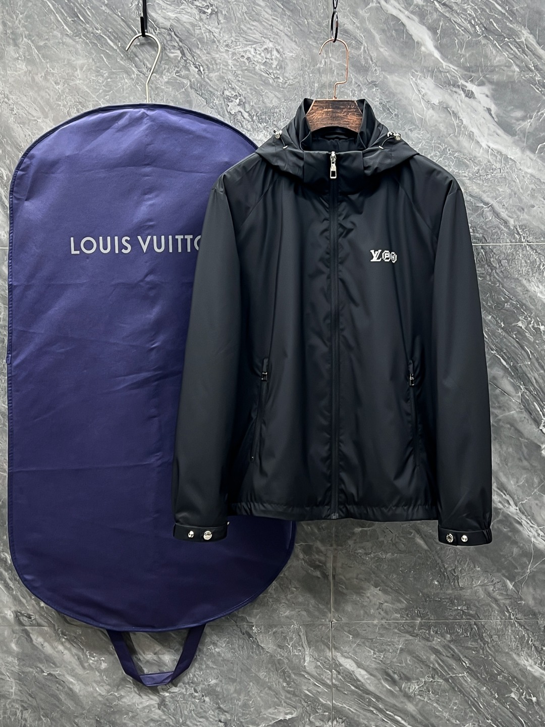 NO:952573,Printed hooded exquisite jacket,,jackets & coats,hats,19860909印花连帽精致外套,,jackets & coats,hats,,Men's clothing