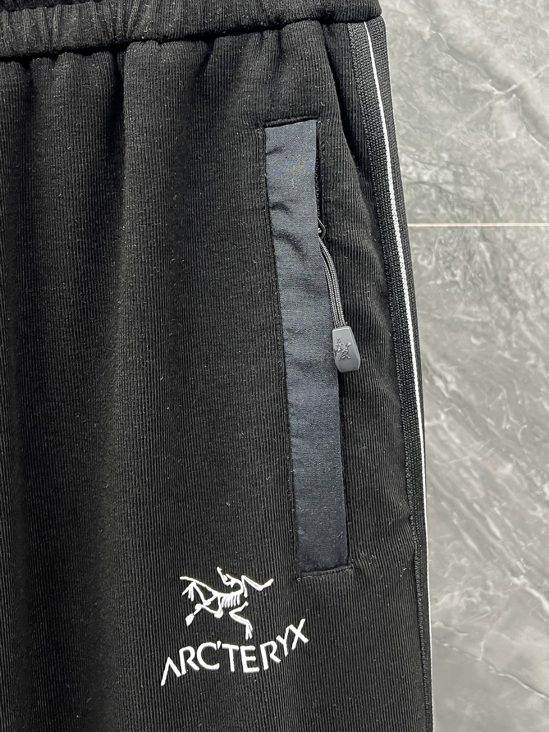 🌟 鸟# 2026 春夏时尚/休闲裤子美学的焕新诠释,演绎浓郁的格调型时尚风范,细节感和设计感强悍.经典