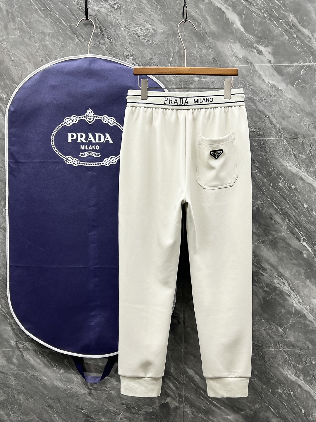 🌟 PRD# 2026 春夏时尚/休闲裤子美学的焕新诠释,演绎浓郁的格调型时尚风范,细节感和设计感强悍.