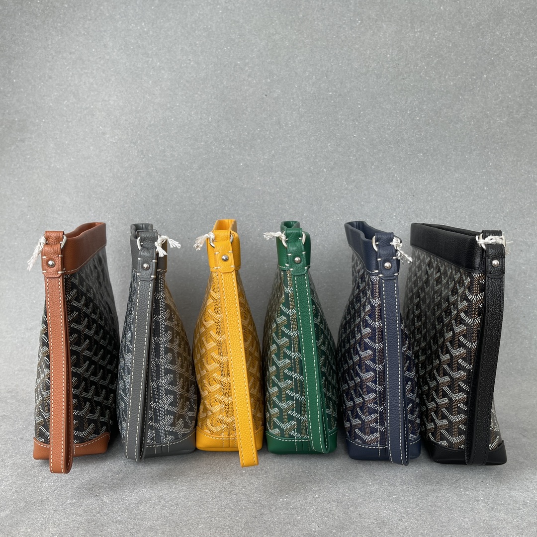 💰 380 Goyard 全新款Conti pouch手拿包六色现货
尺寸:袋口长32/袋底长24 高22厚6cm
特殊订制Logo面料搭配进口荔枝纹全粒面头层小牛皮,高端大气,轻便耐用。
Conti pouch是一款非常实用的包款,有着非常不错的大容量且自重很轻,有一条可随时收入包内的手挽带,既可以作出行上街手拎又可以秒变晚宴包,正常用品可轻松收纳。
包装:专柜同品质的防尘袋及吊牌