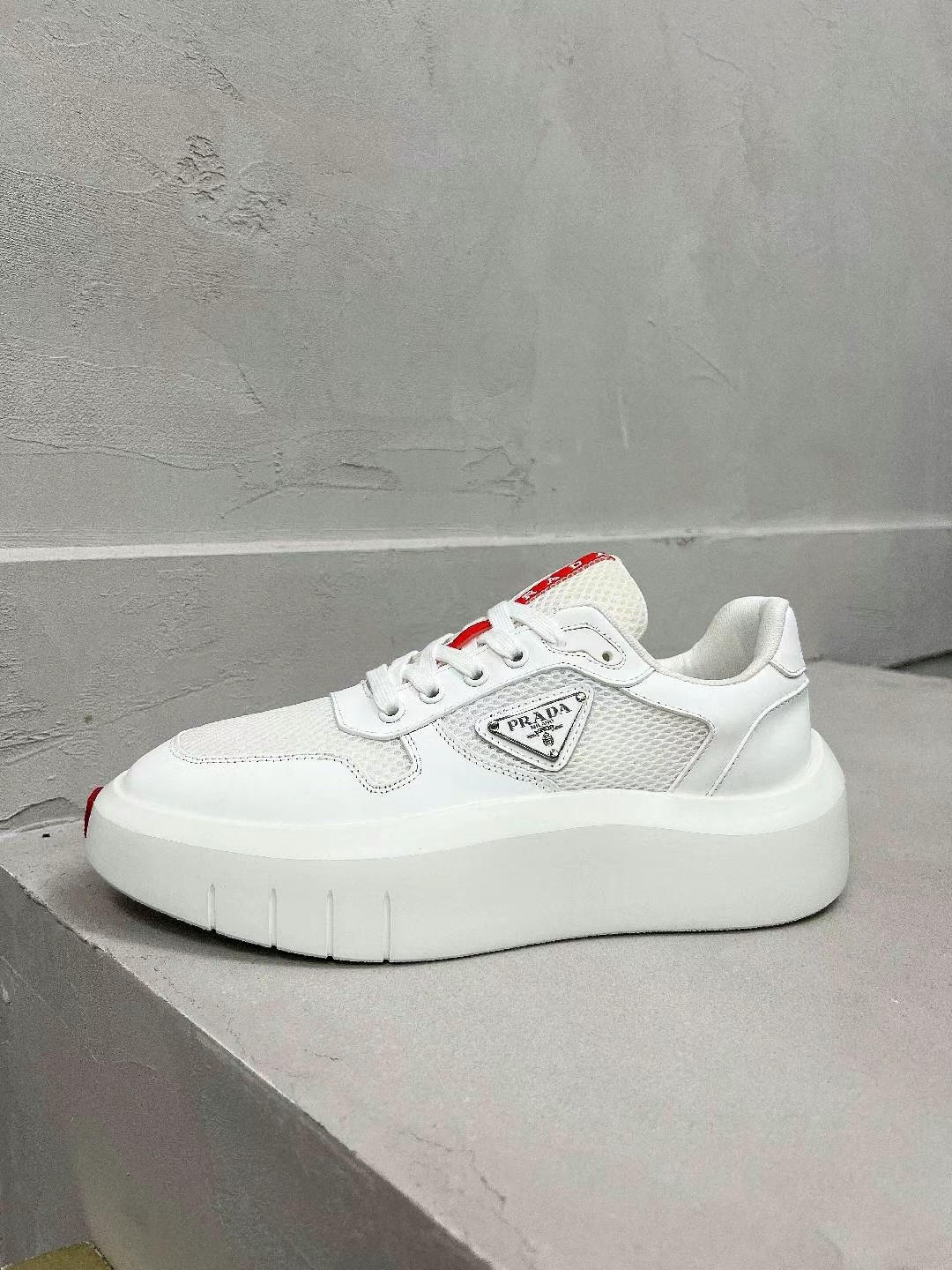 NO:828852,Actual price P family couple model, high-quality shipment, fashionable, casual, trendy and versatile style, relaxed sports style, upper imported from Italy cowhide and soft sheepskin lining, original personalized and fashionable EVA outsole, light and comfortable on the foot, size 35-45,,cowhide,sheepskin19860909实价P家情侣款,高品质出货,时尚休闲、潮流百搭之款,轻松运动风,鞋面意大利进口牛皮柔软羊皮内里,原版个性时尚EVA大底,上脚轻巧舒适,码数35-45,,cowhide,sheepskin,Men's shoes