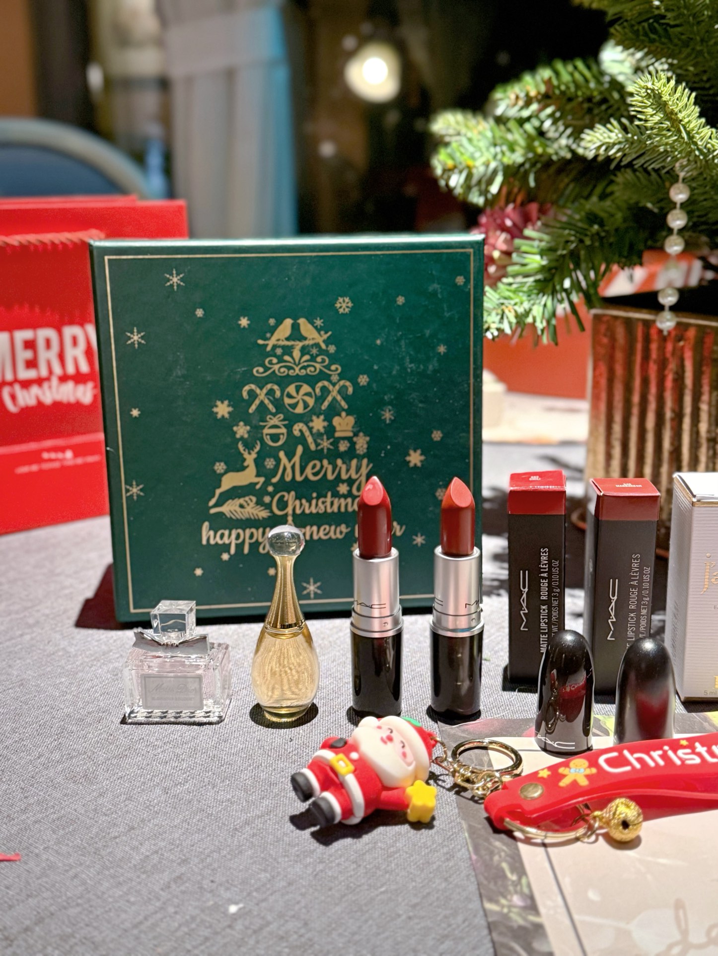 Holiday Fragrance & Lipstick Gift Set - Comprehensive 5