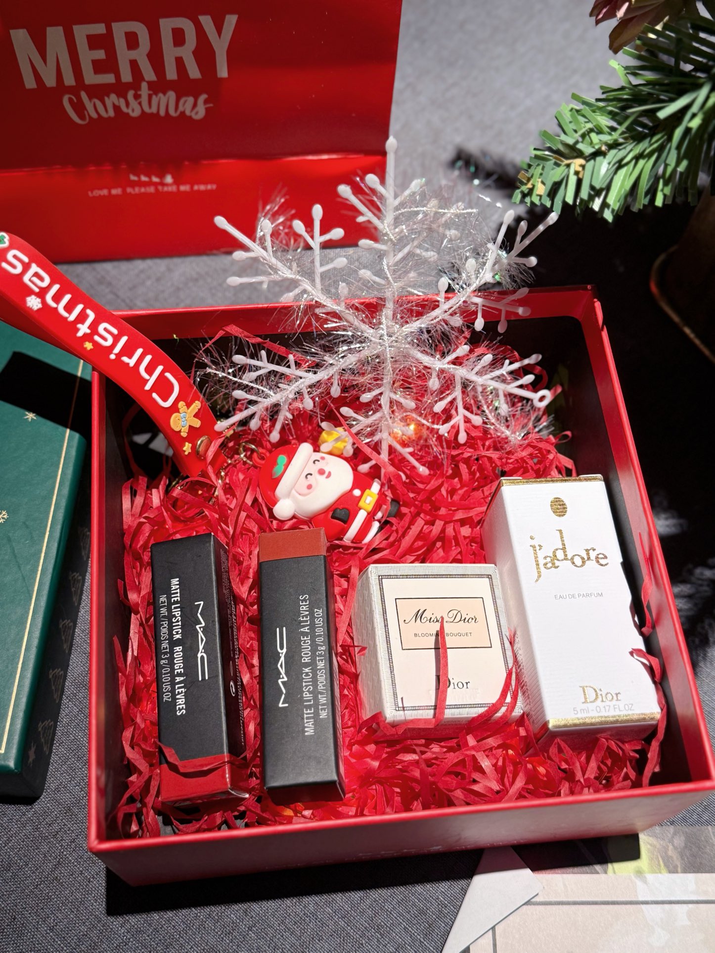 Holiday Fragrance & Lipstick Gift Set - Comprehensive 2