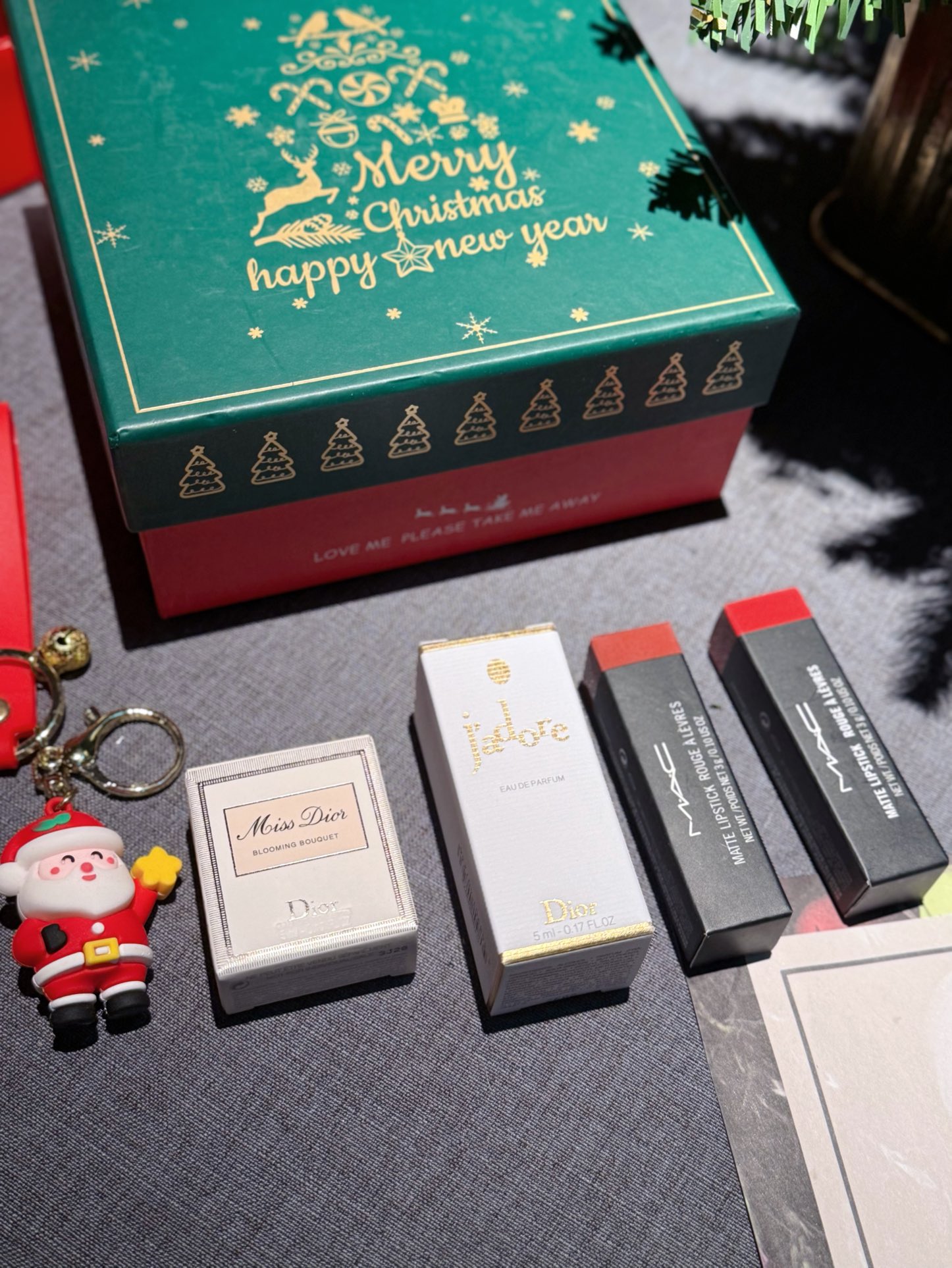 Holiday Fragrance & Lipstick Gift Set - Comprehensive 4
