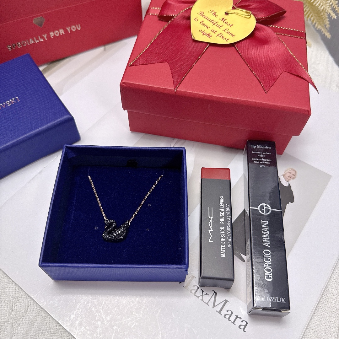 Moynat Haute Couture Haute Joaillerie Fine Jewelry Earrings Necklace 2