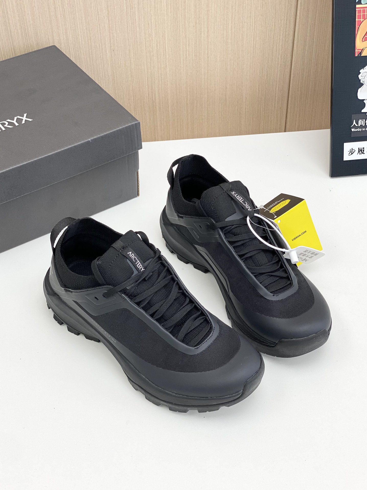 NO:274909,Pure Origin 260VERTEX new model Archaeopteryx ALPNE rock climbing hiking outdoor casual shoes Comfortable and lightweight without weight bearing All seasons Refreshing and breathable model Size 36~45, Loro pianaarc'teryx19860909纯原260VERTEX 新款 始祖鸟ALPNE 攀岩 徒步户外休闲鞋 上脚舒适轻便无负重感 四季百搭 清爽透气款 码数36～45码,,loro pianaarc'teryx,Men's shoes