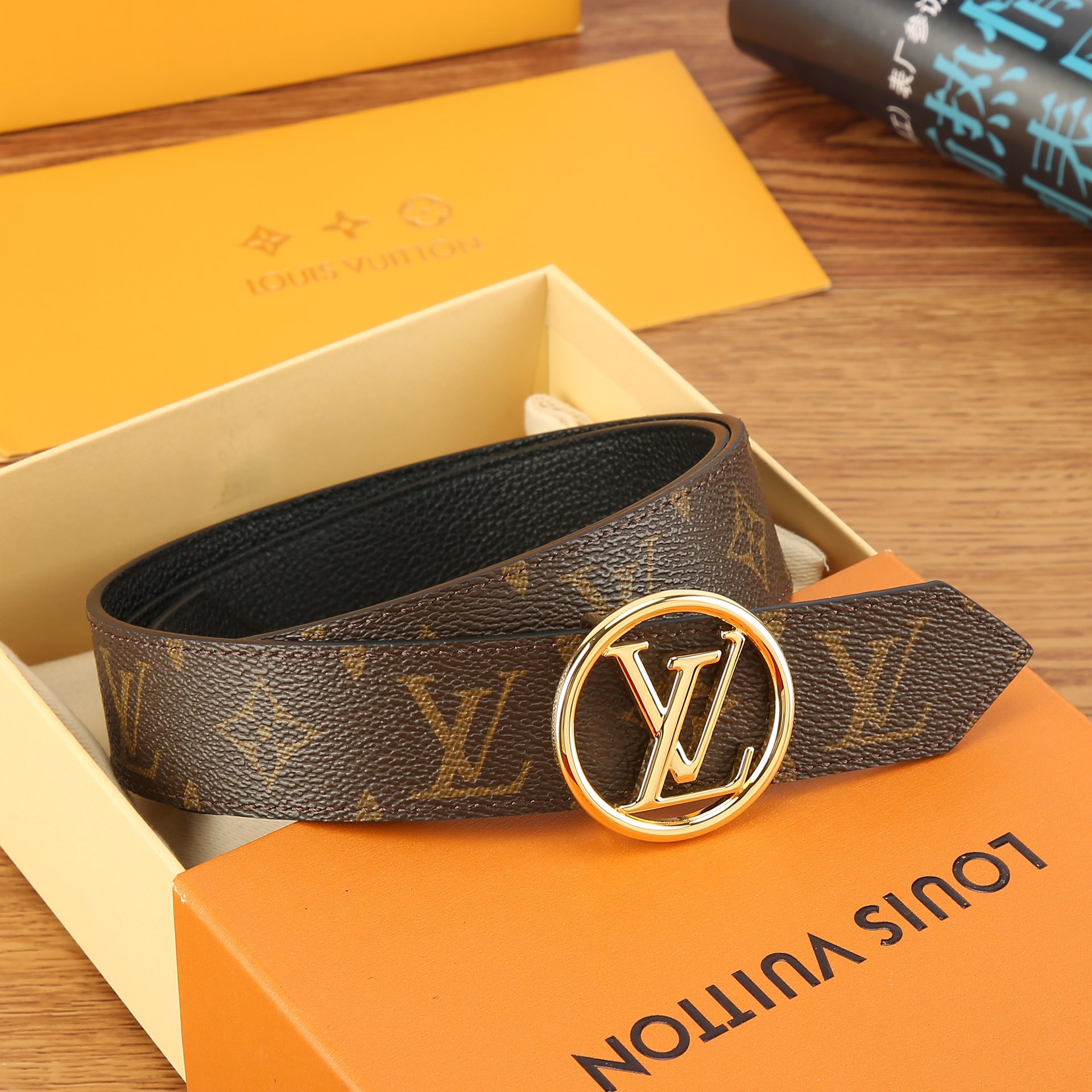 3.5咖色老花面料，金色五金，钻石纹底料官网同步3.5宽双尖