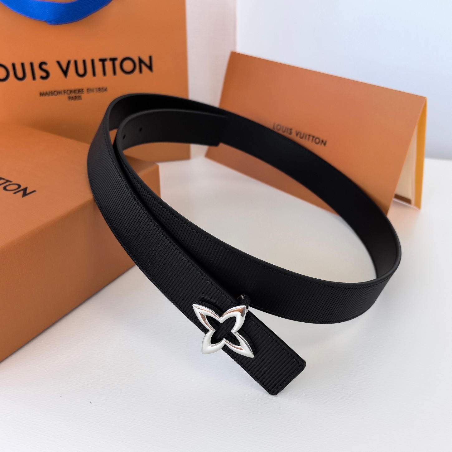 Louis Vuitton Haute Couture Haute Couture Ready-to-Wear Clothing Dress 2