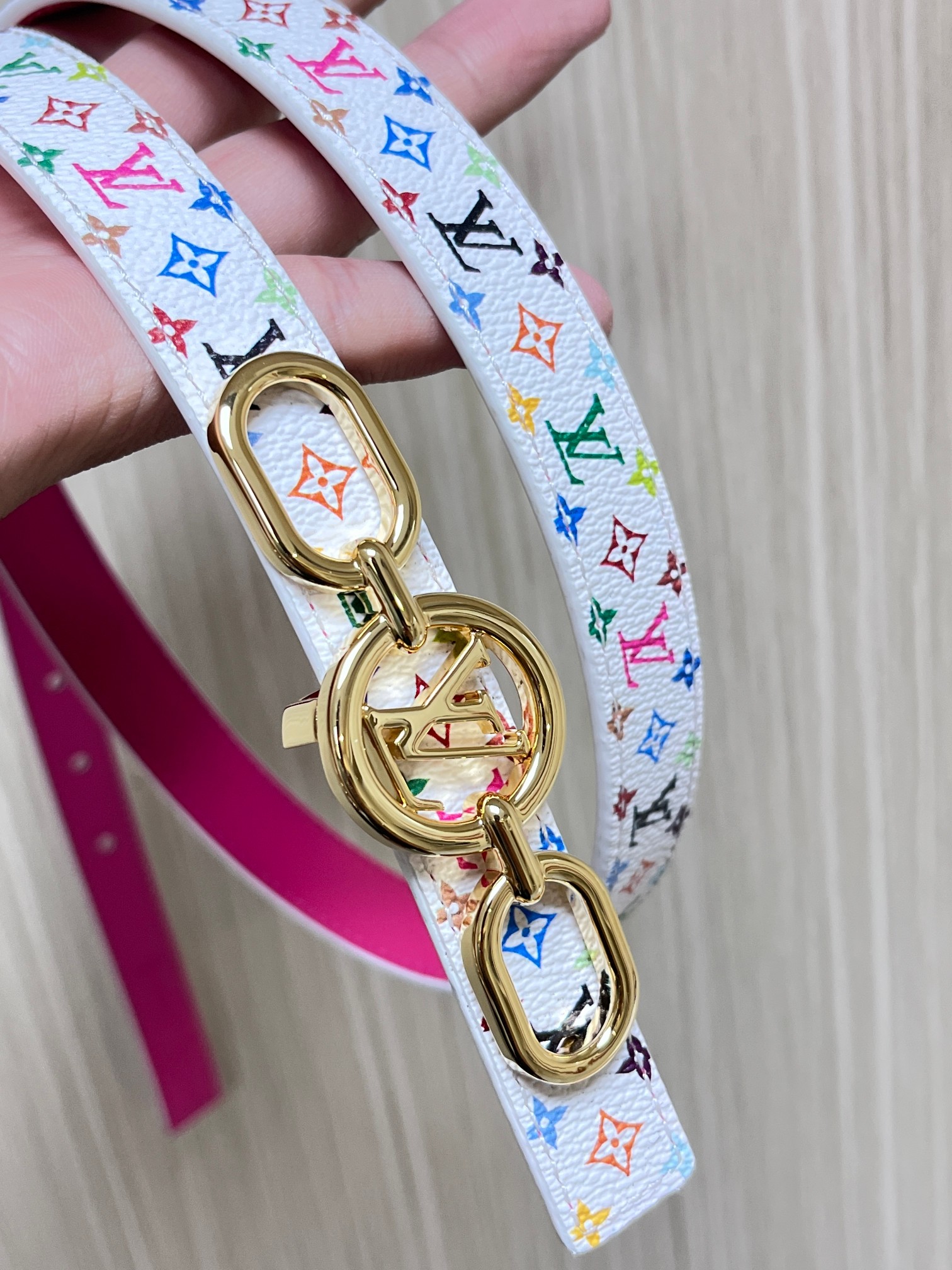  2.0宽白彩，一面白彩印花，另一面进口牛皮，白搭精品扣头