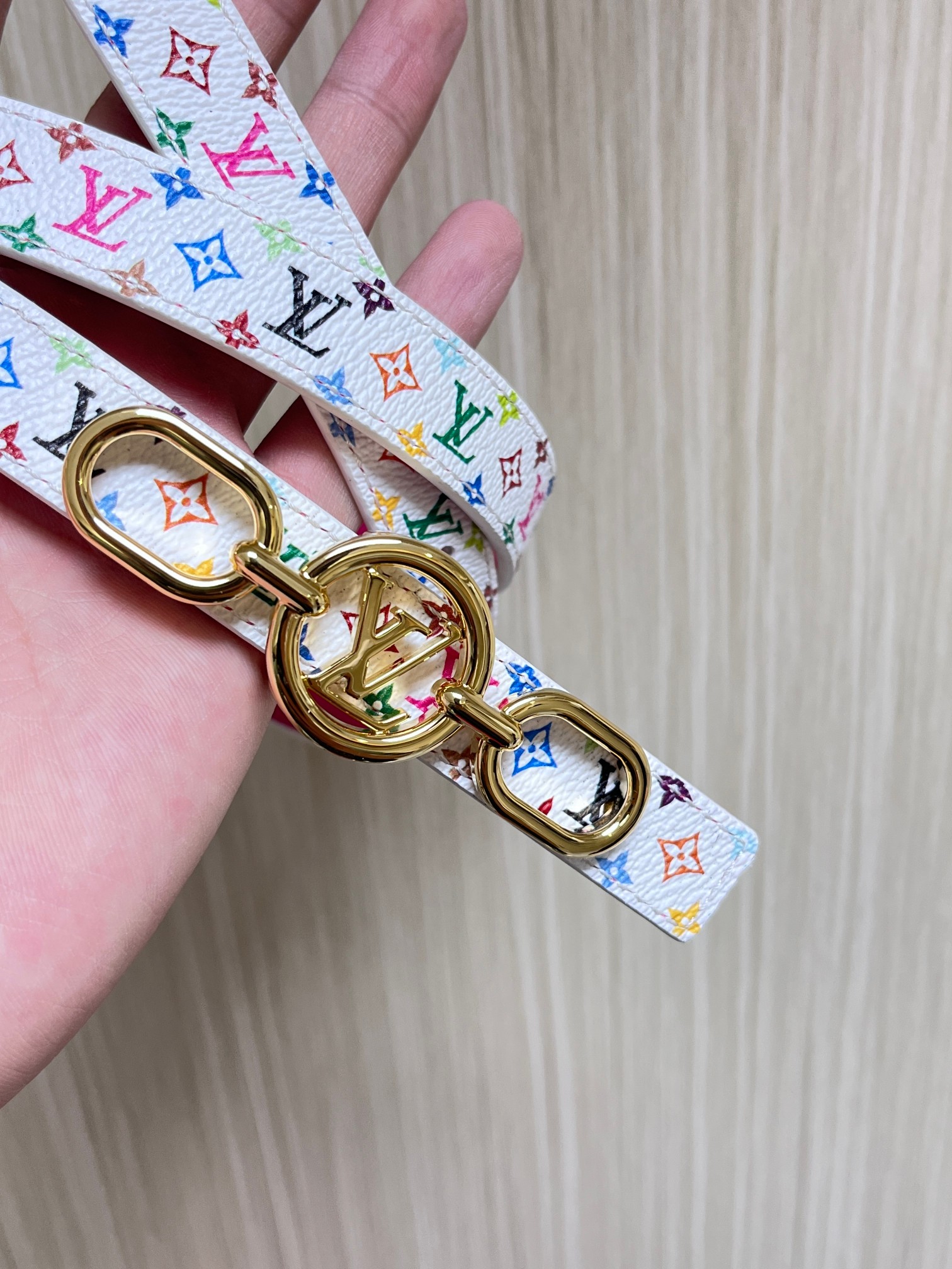  2.0宽白彩，一面白彩印花，另一面进口牛皮，白搭精品扣头