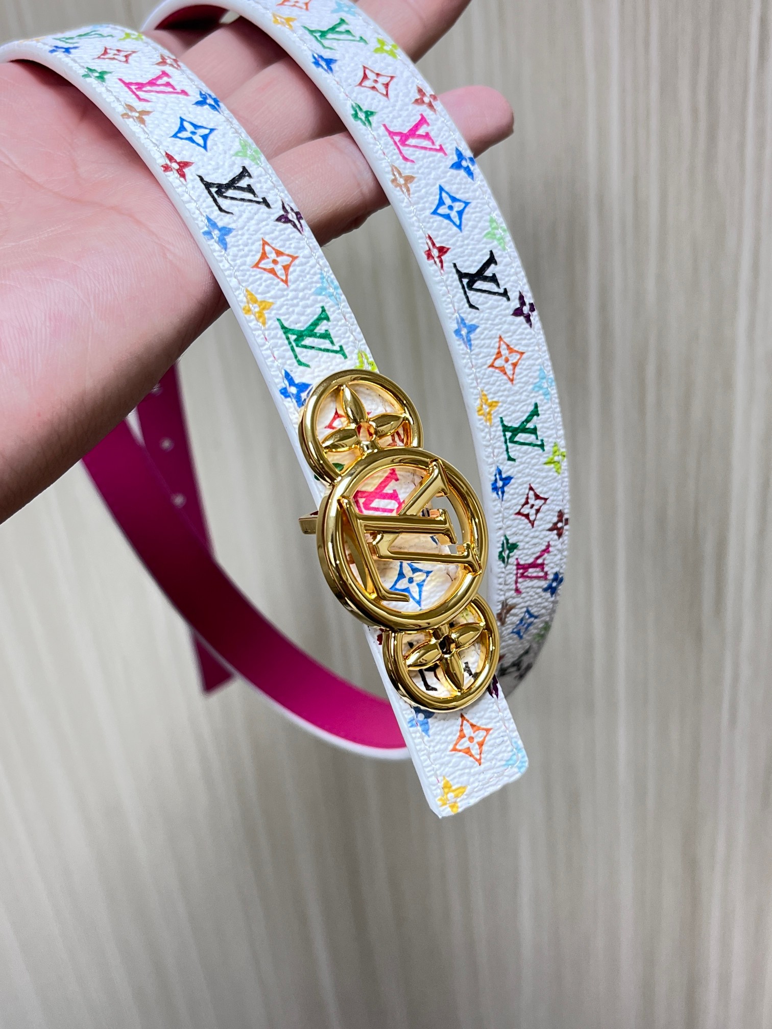  2.0宽白彩，一面白彩印花，另一面进口牛皮，白搭精品扣头