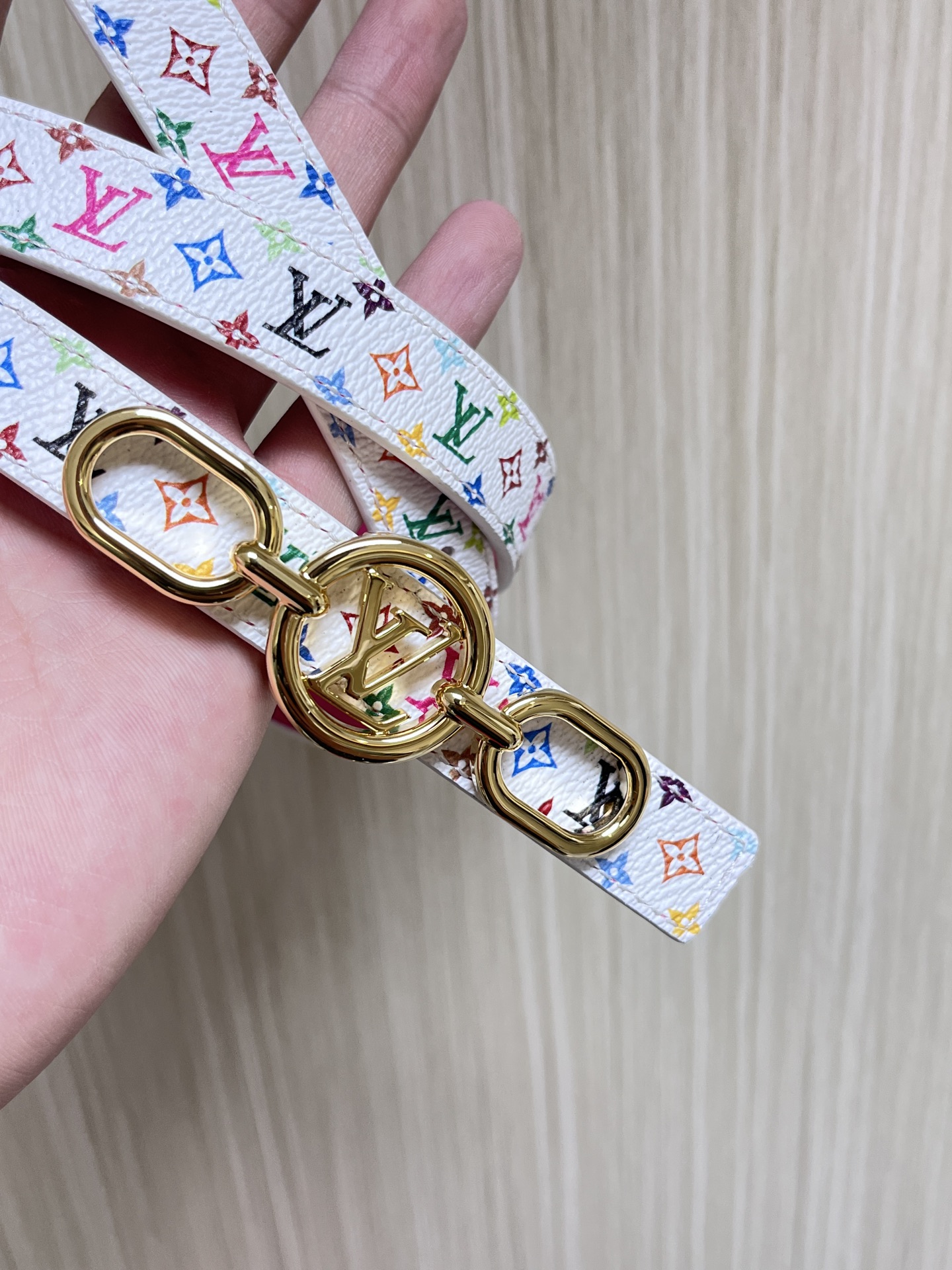  2.0宽白彩，一面白彩印花，另一面进口牛皮，白搭精品扣头