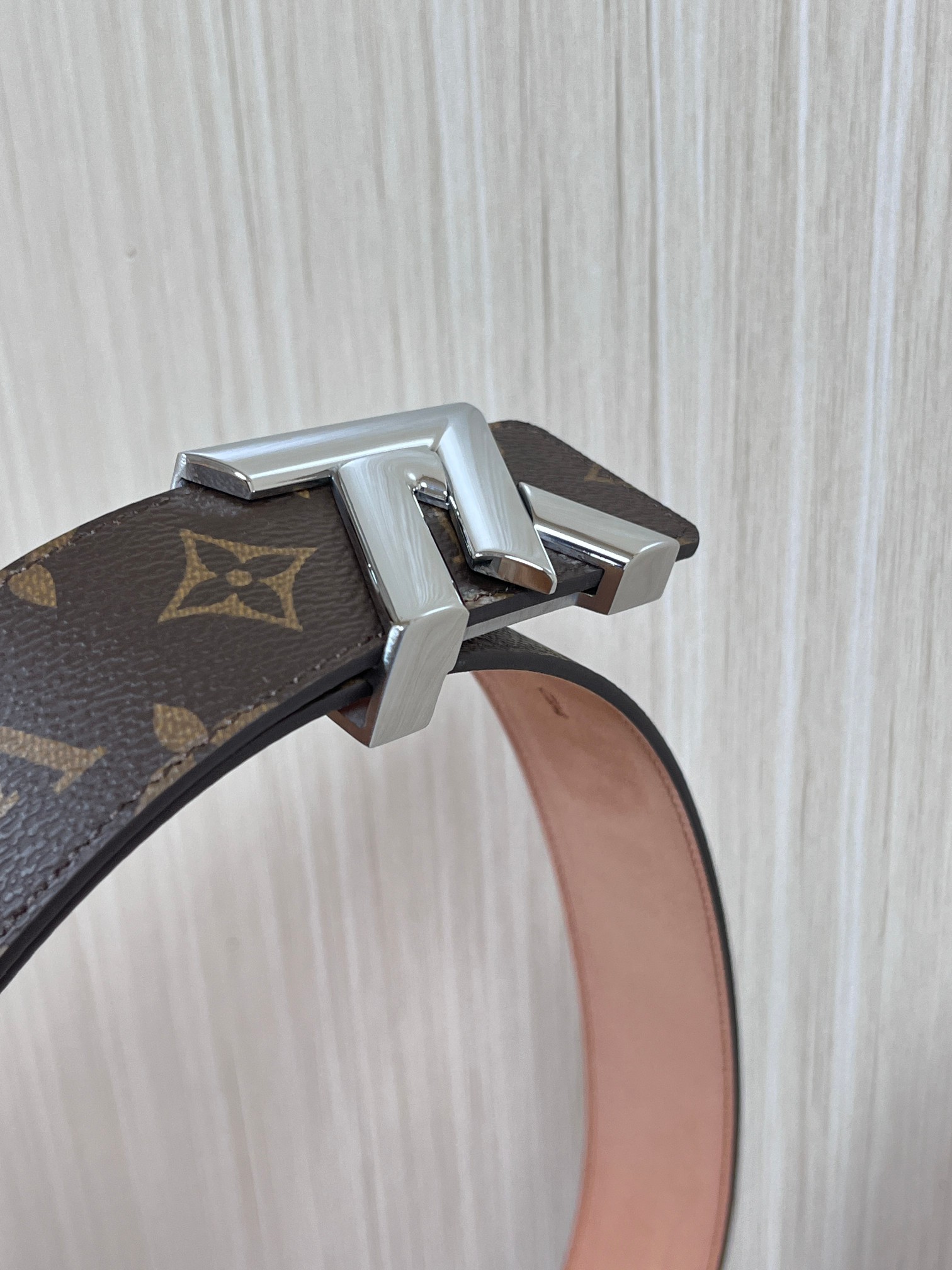 LV新款原单腰带💰200 全套包装/宽度4.0cm