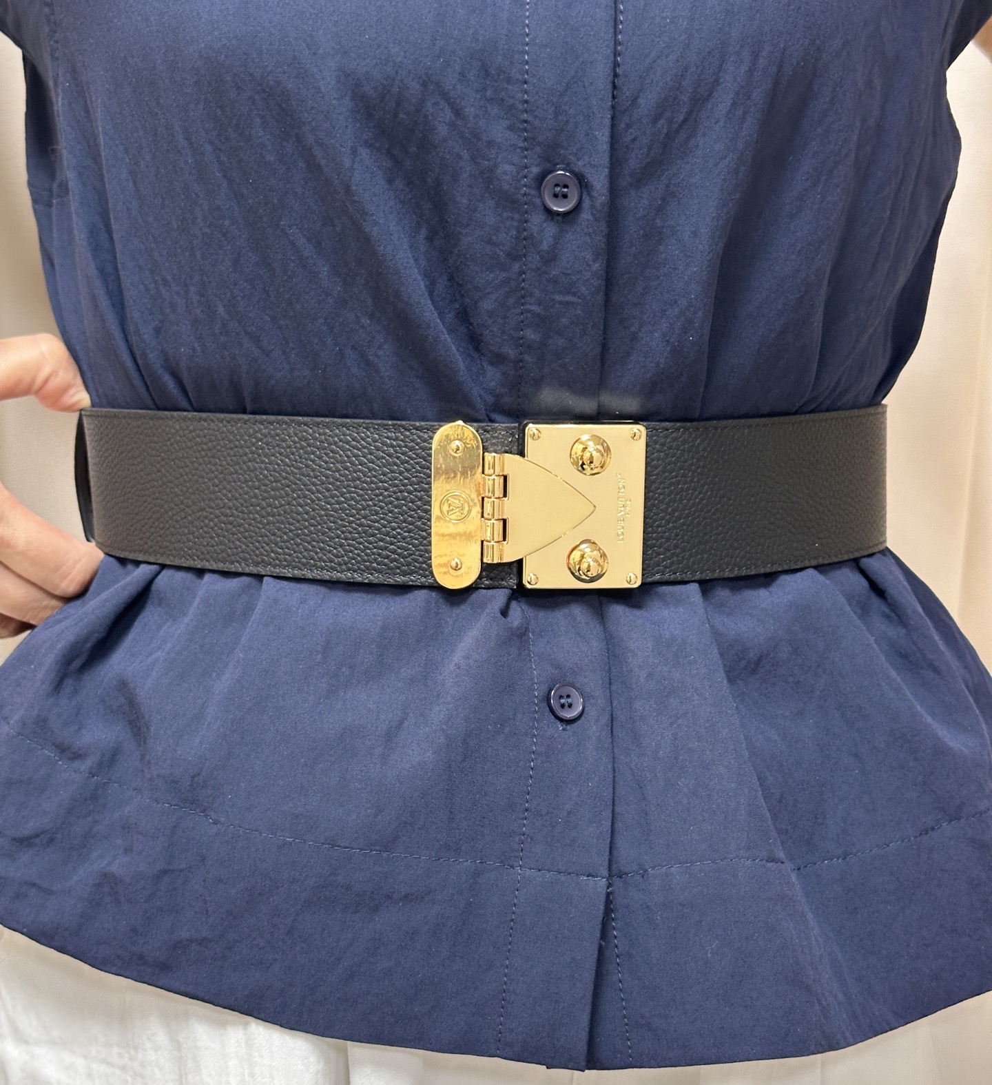 5.0宽双面进口材质.一面帆布印花.一面进口小牛皮.可以调节长度.双面可用75–110欧.5.0宽拉抻带