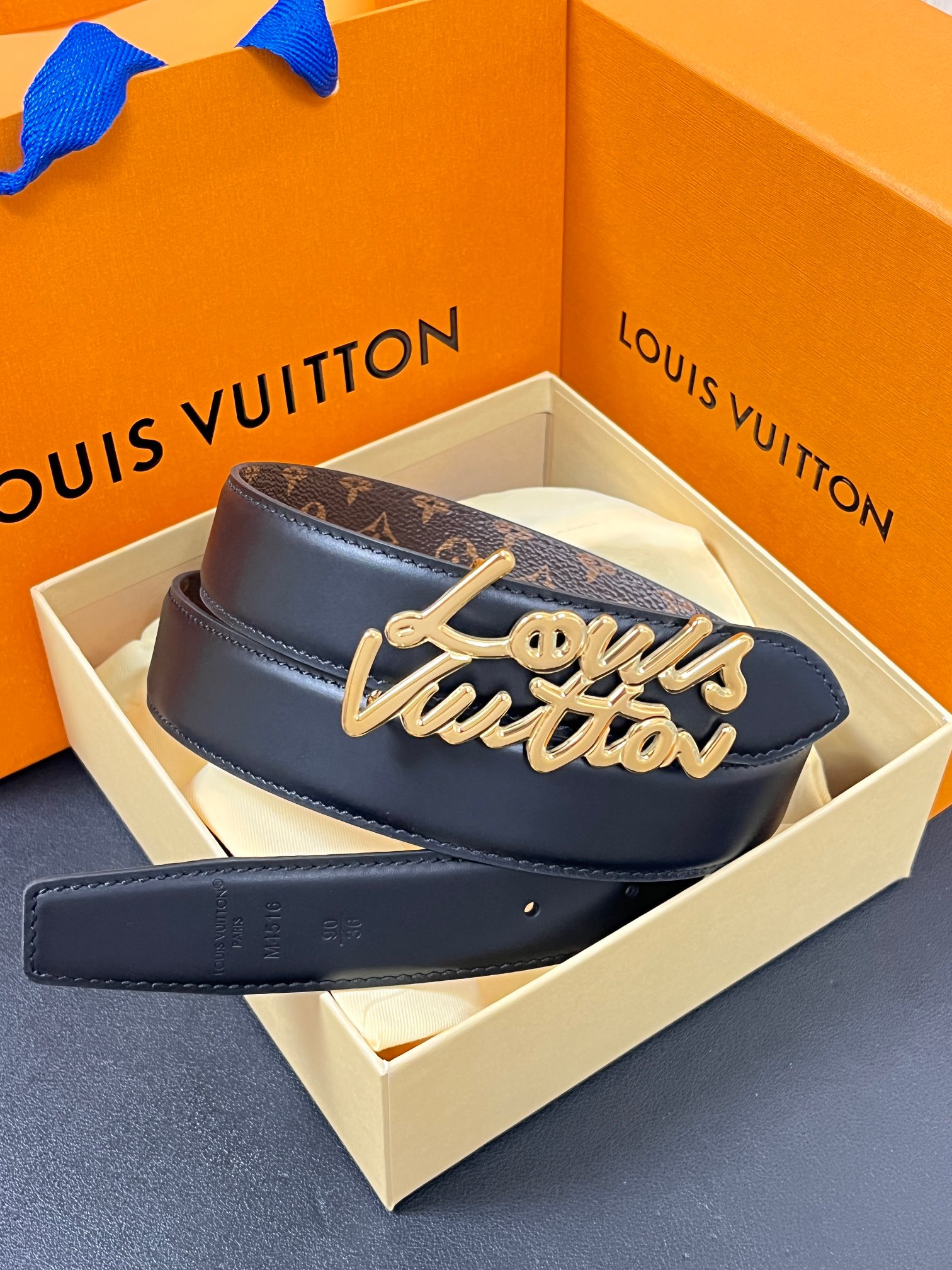 🌸Lv 女款当季新款，腰带取材雍容牛皮革和 Monogram 帆布，便于随心切换两式风尚。路易威登手写体