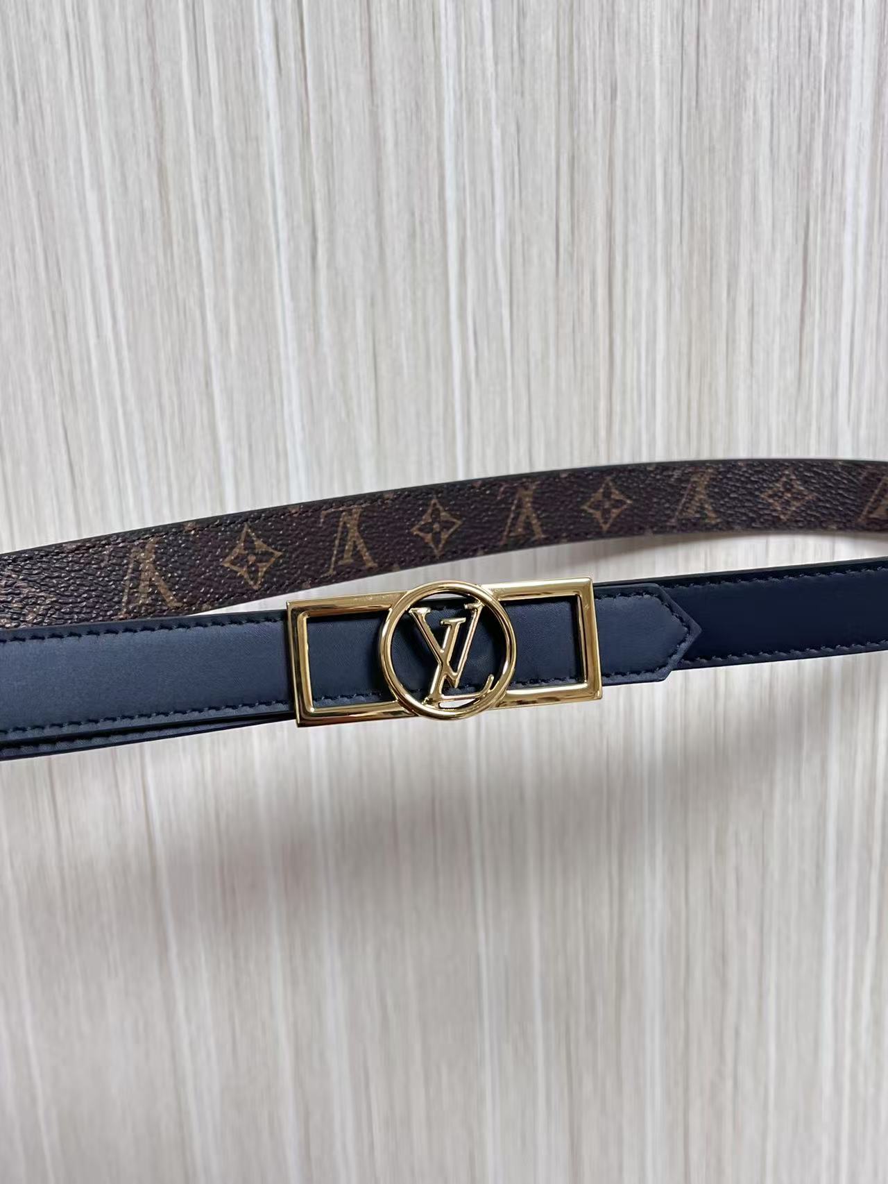 LV Style Leather Top Handle Bag Lookbook Reference image 2