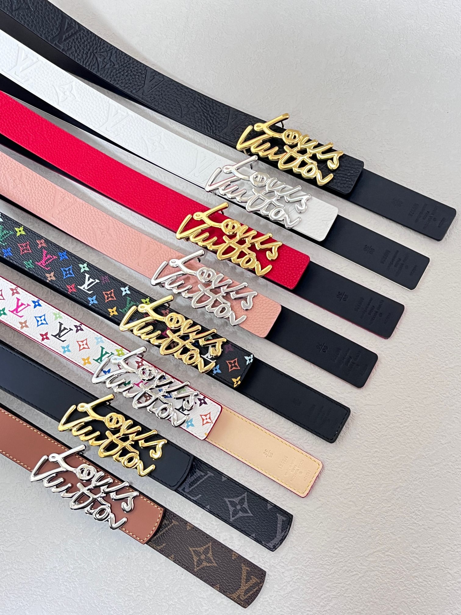 3.0宽铁丝扣8色。铁丝扣