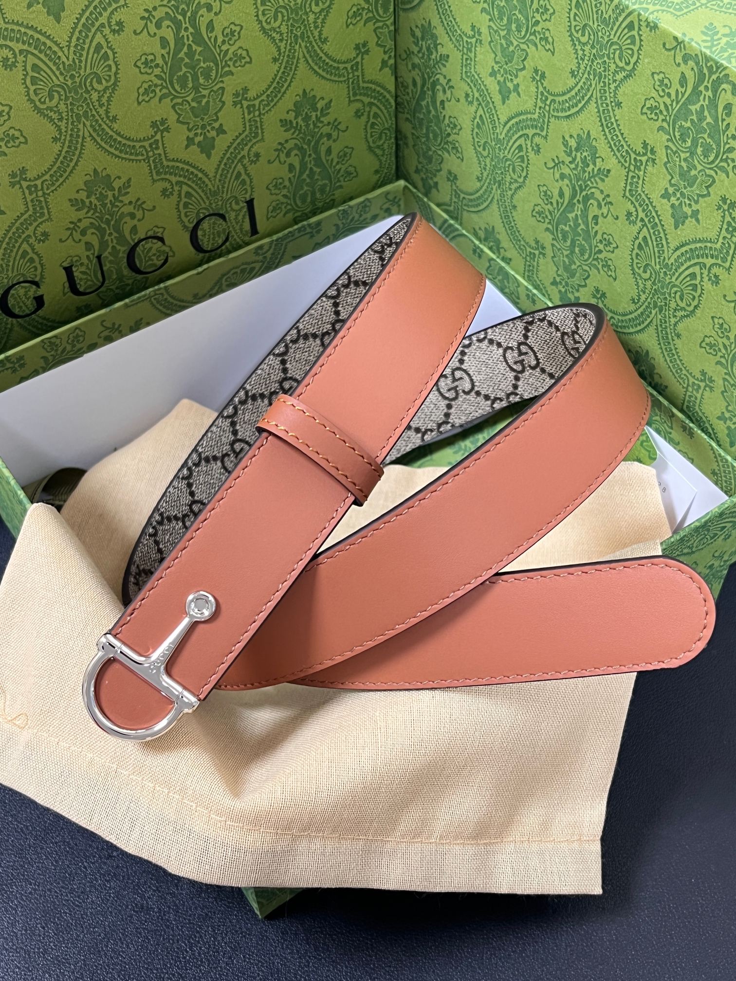 NO:882801,Original order, new season, 3.0 wide double-sided plain weave imported top layer, one side canvas print/one side khaki imported cowhide, with high-quality screw buckle 3.0 wide plain weave khaki screw buckle, belt, cowhide19860909原单当季新款,3.0宽双面平纹进口头层,一面帆布印花/一面土黄色进口牛皮,搭配精品螺丝挂扣 3.0宽平纹土黄螺丝挂扣,皮带,cowhide,Belt