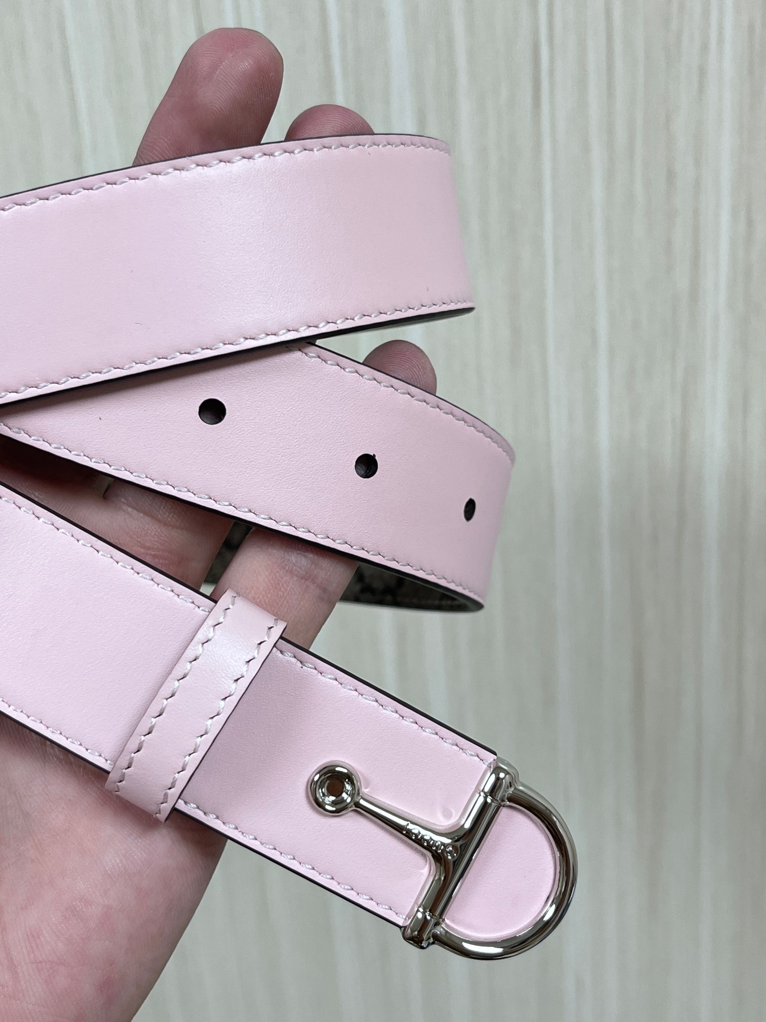 NO:882772,Original order, new season, 3.0 wide double-sided plain weave imported top layer, one side canvas print/one side pink imported cowhide, with high-quality screw buckle 3.0 wide plain weave pink screw buckle, belt, cowhide19860909原单当季新款,3.0宽双面平纹进口头层,一面帆布印花/一面粉色进口牛皮,搭配精品螺丝挂扣 3.0宽平纹粉色螺丝挂扣,皮带,cowhide,Belt