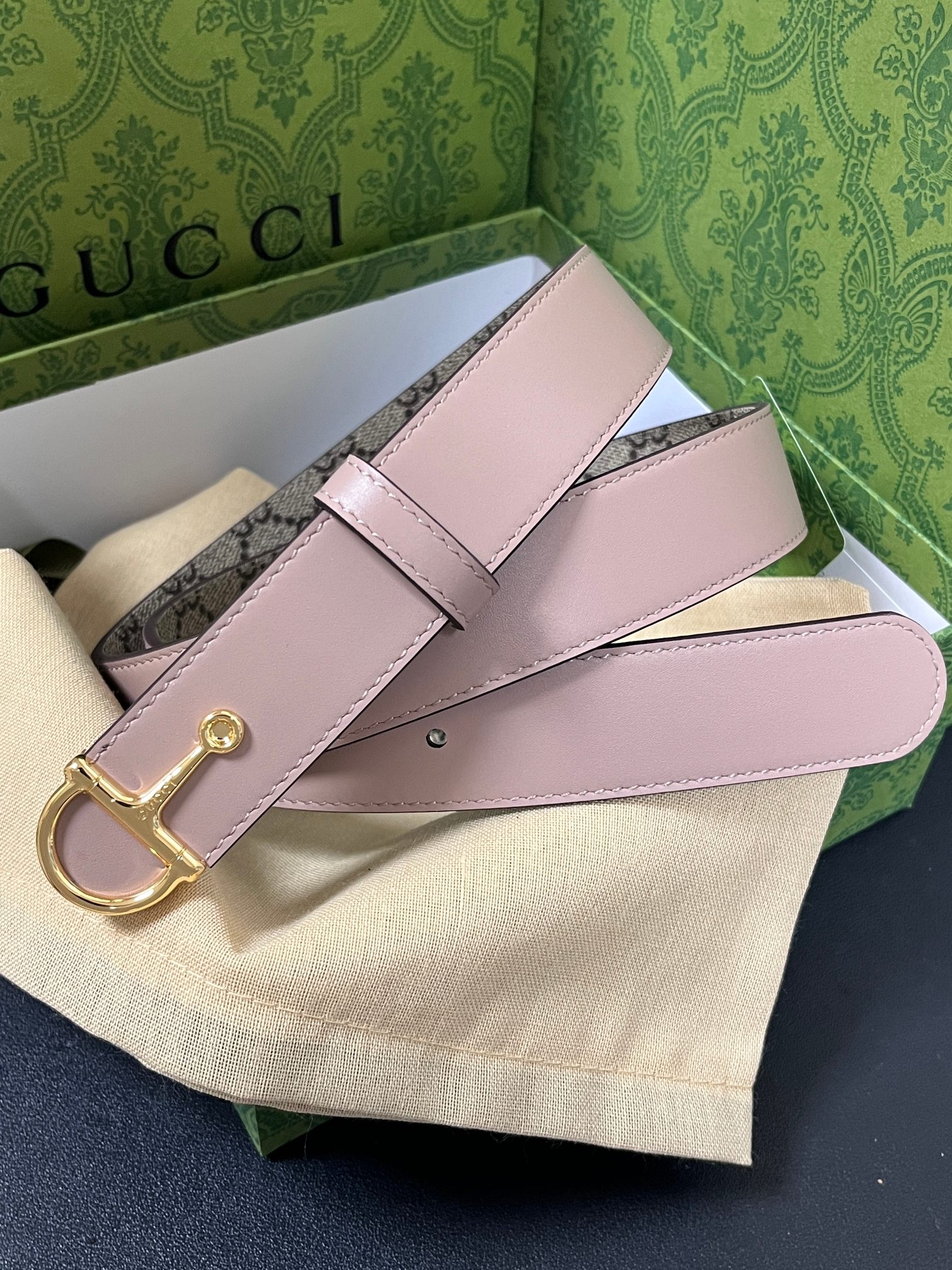 NO:882821,Original order, new season, 3.0 wide double-sided plain weave imported top layer, one side canvas print/one side nude pink imported cowhide, with high-quality screw buckle 3.0 wide plain weave nude pink screw buckle, belt, cowhide19860909原单当季新款,3.0宽双面平纹进口头层,一面帆布印花/一面裸粉色进口牛皮,搭配精品螺丝挂扣 3.0宽平纹裸粉色螺丝挂扣,皮带,cowhide,Belt